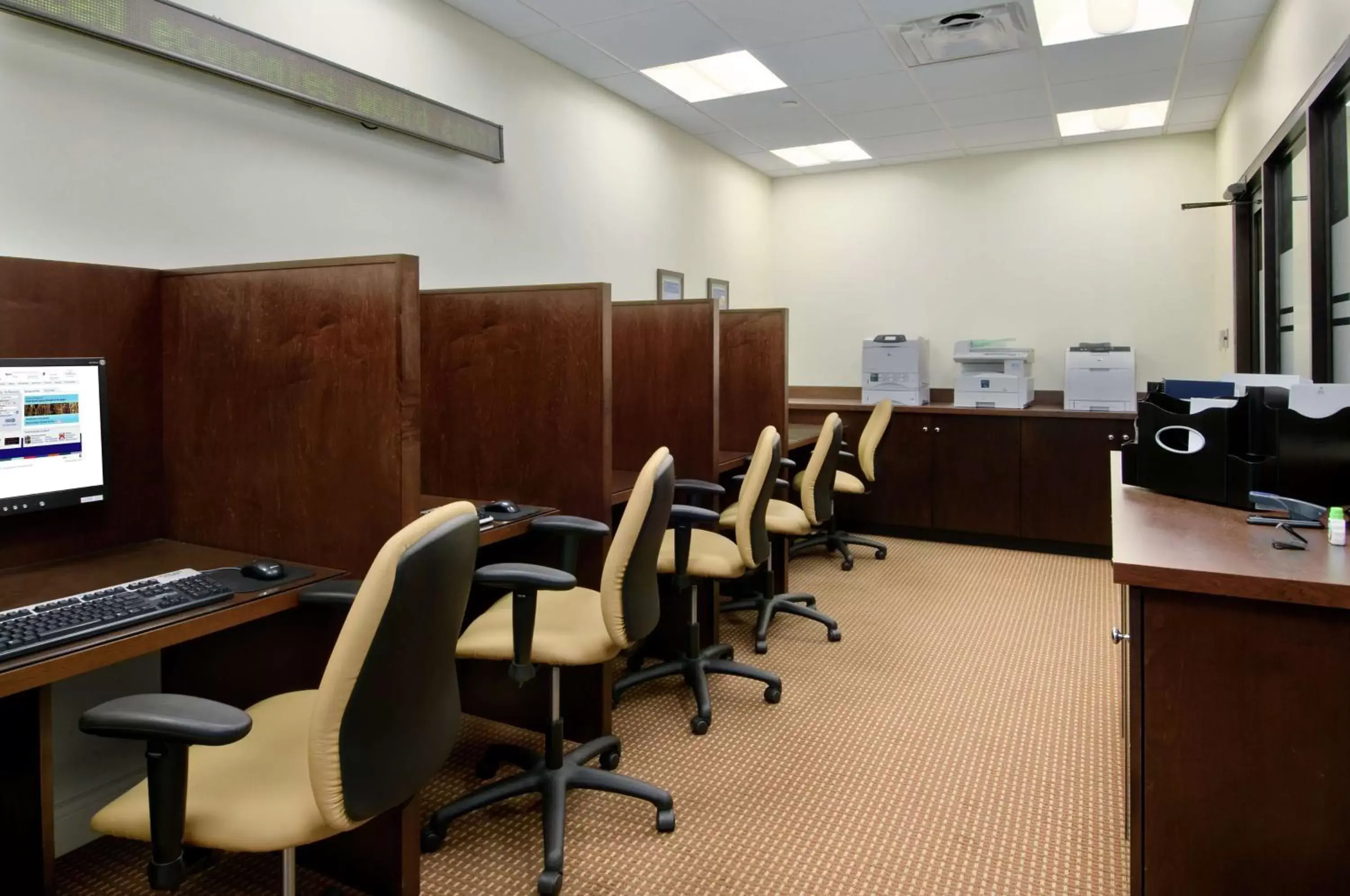 Business facilities in Hilton St. Louis Airport
