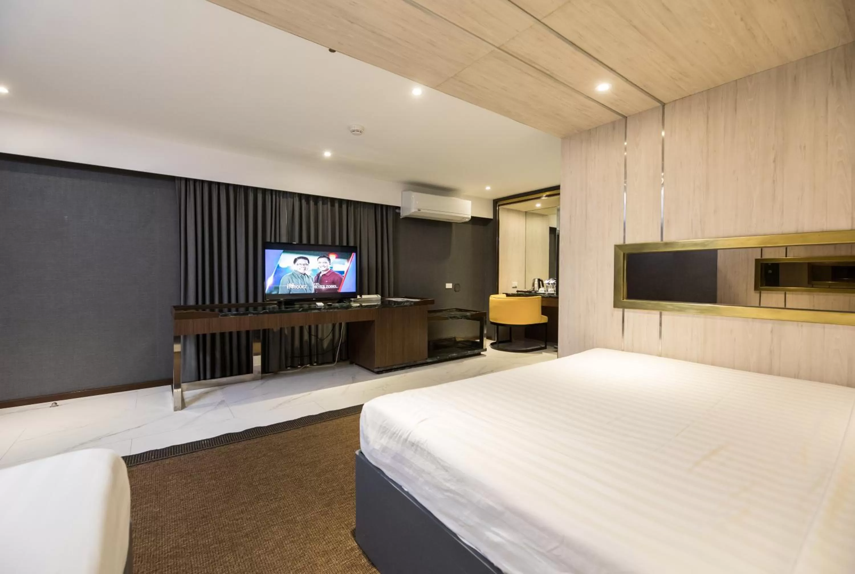 Bed in Star Plaza Hotel