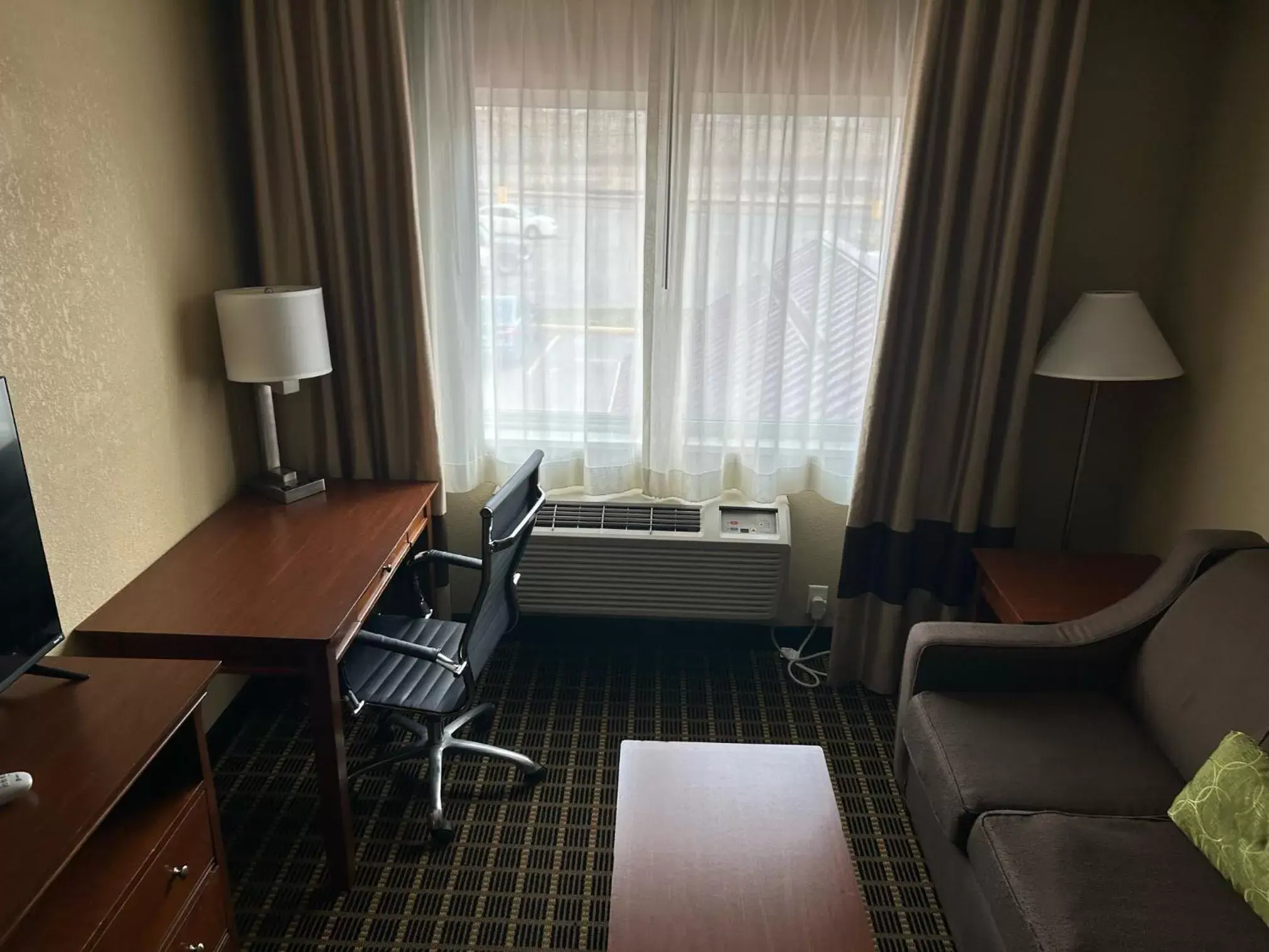 Bed in Quality Inn & Suites Bed in Quality Inn & Suites