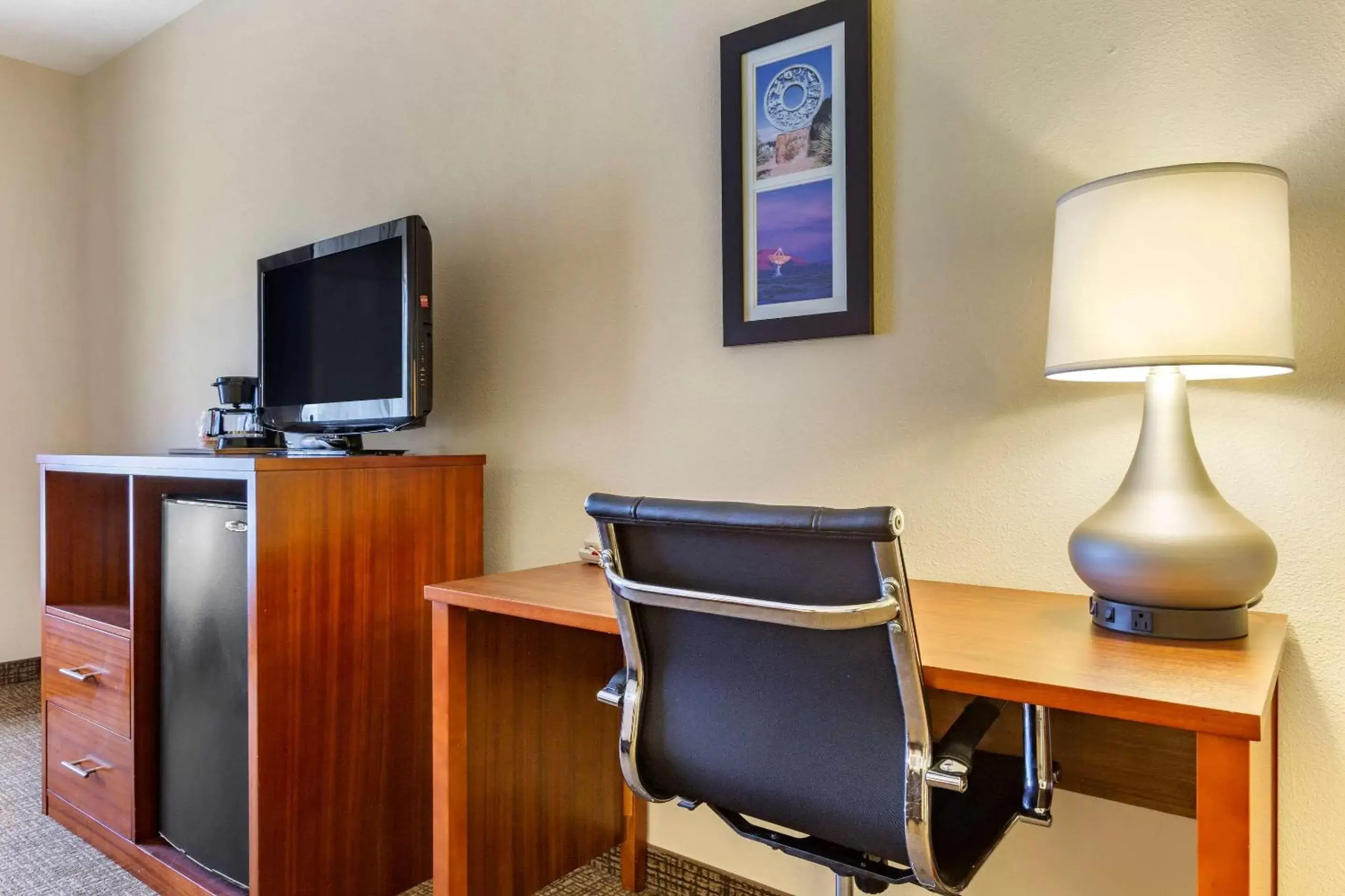Photo of the whole room, TV/Entertainment Center in Comfort Inn & Suites Socorro