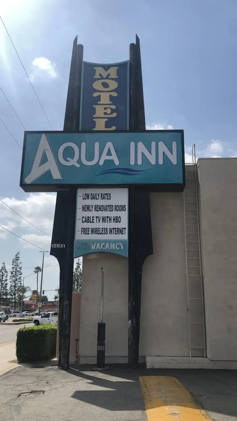Property building in Aqua Inn Motel