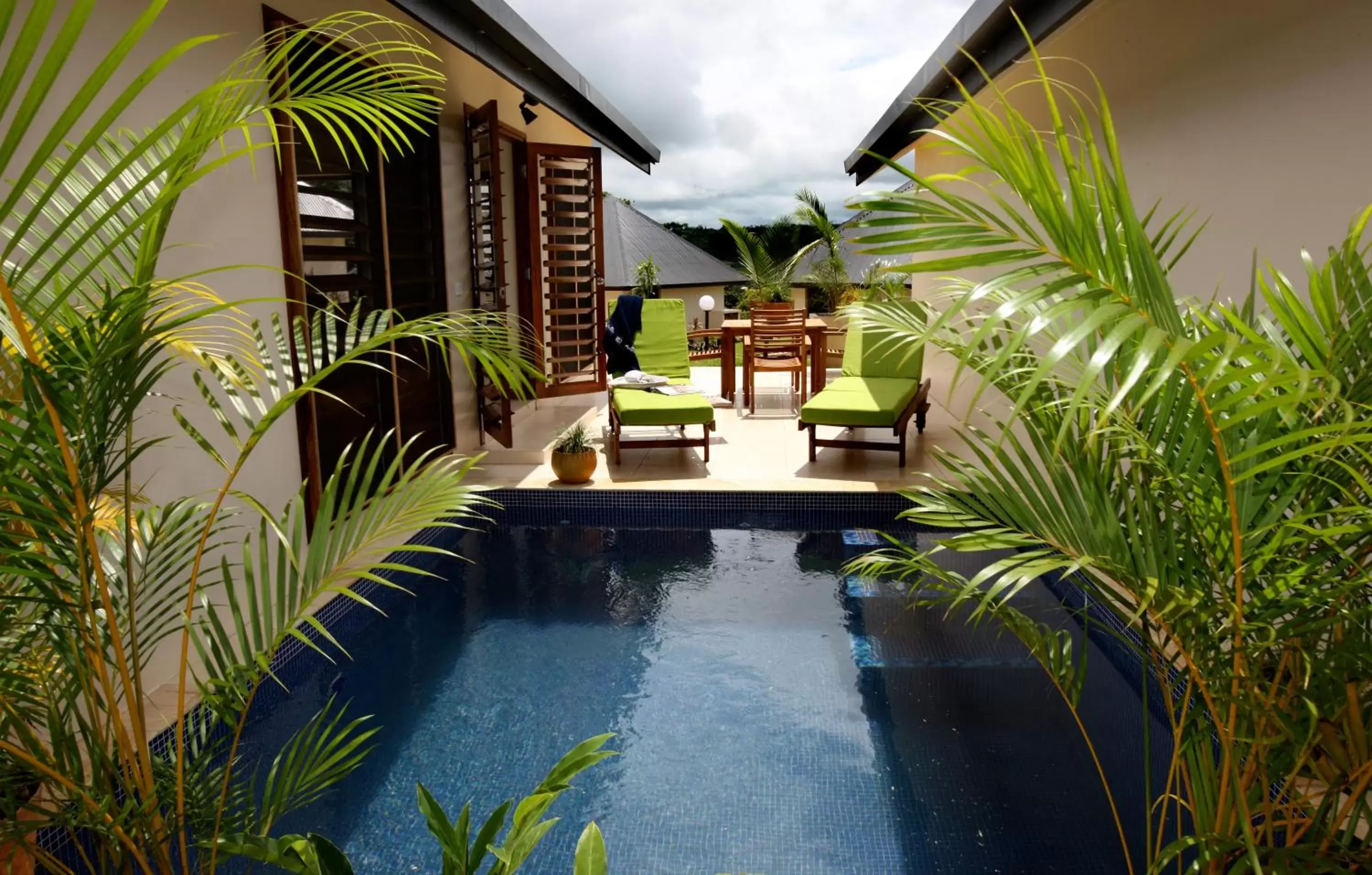 Garden View Pool Apartment in Mangoes Resort
