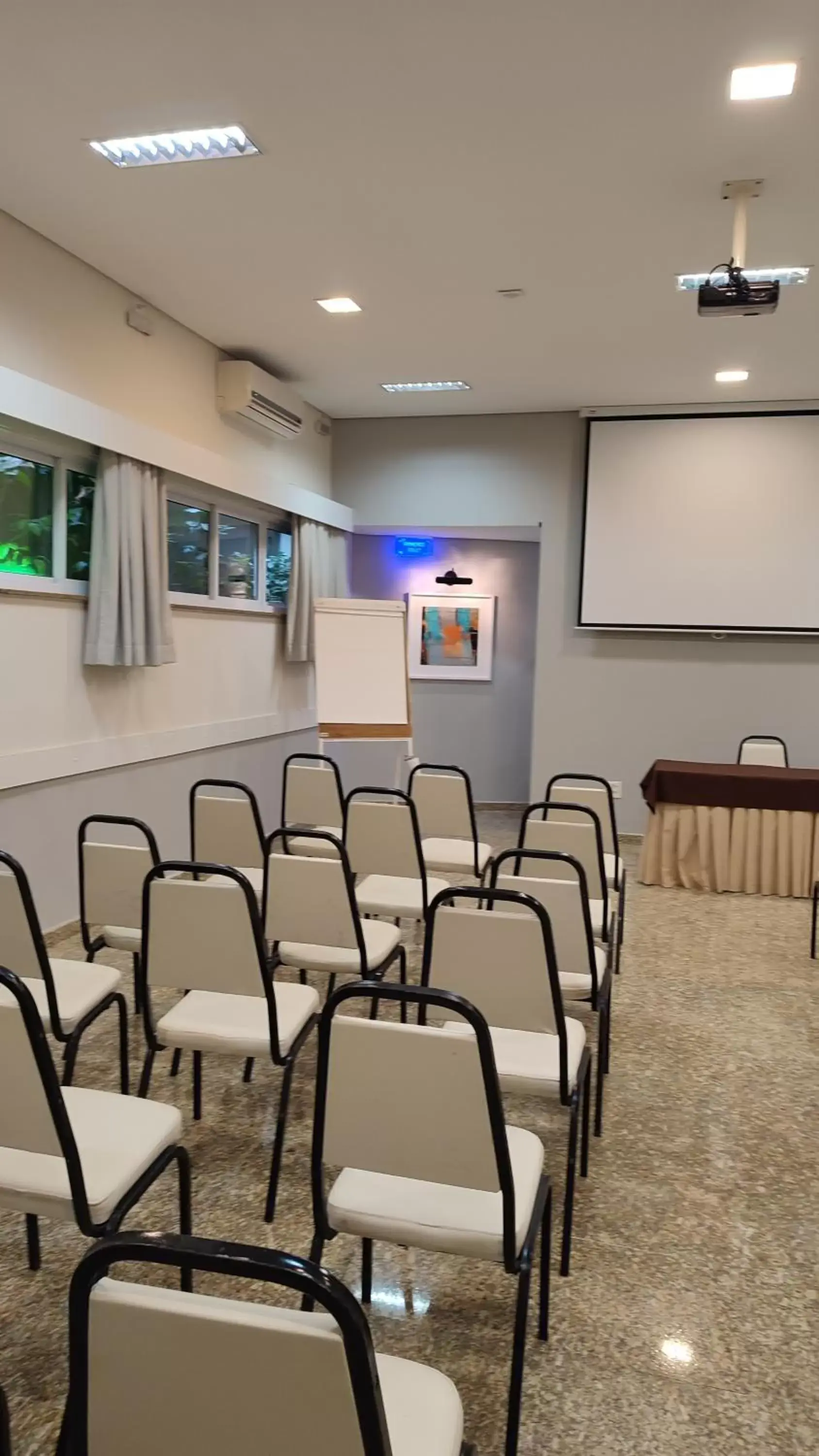 Meeting/conference room, Business Area/Conference Room in New Life Piracicaba by Atlantica