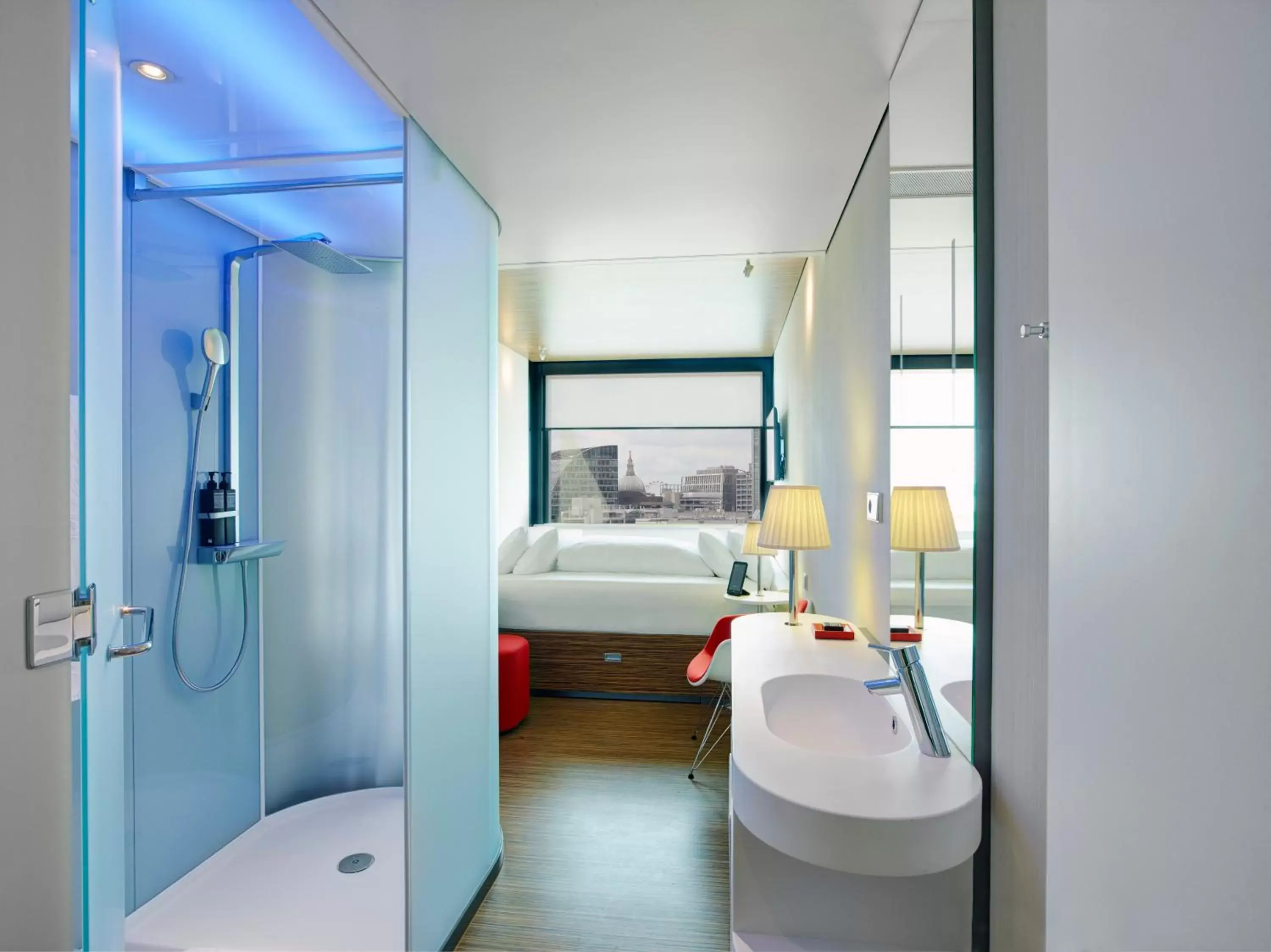 Photo of the whole room, Bathroom in citizenM London Shoreditch