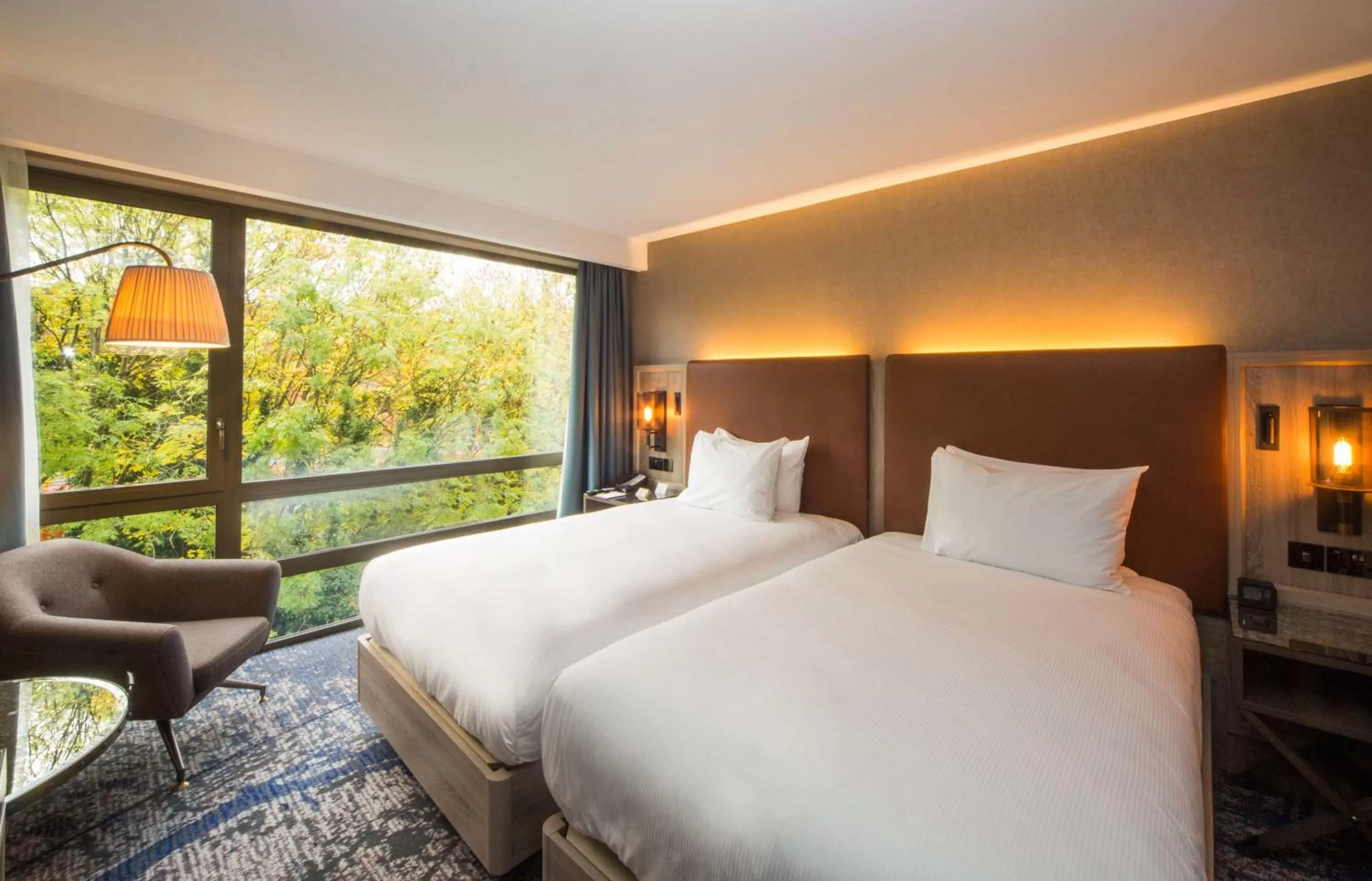 Bathroom, Bed in DoubleTree by Hilton London Kingston Upon Thames