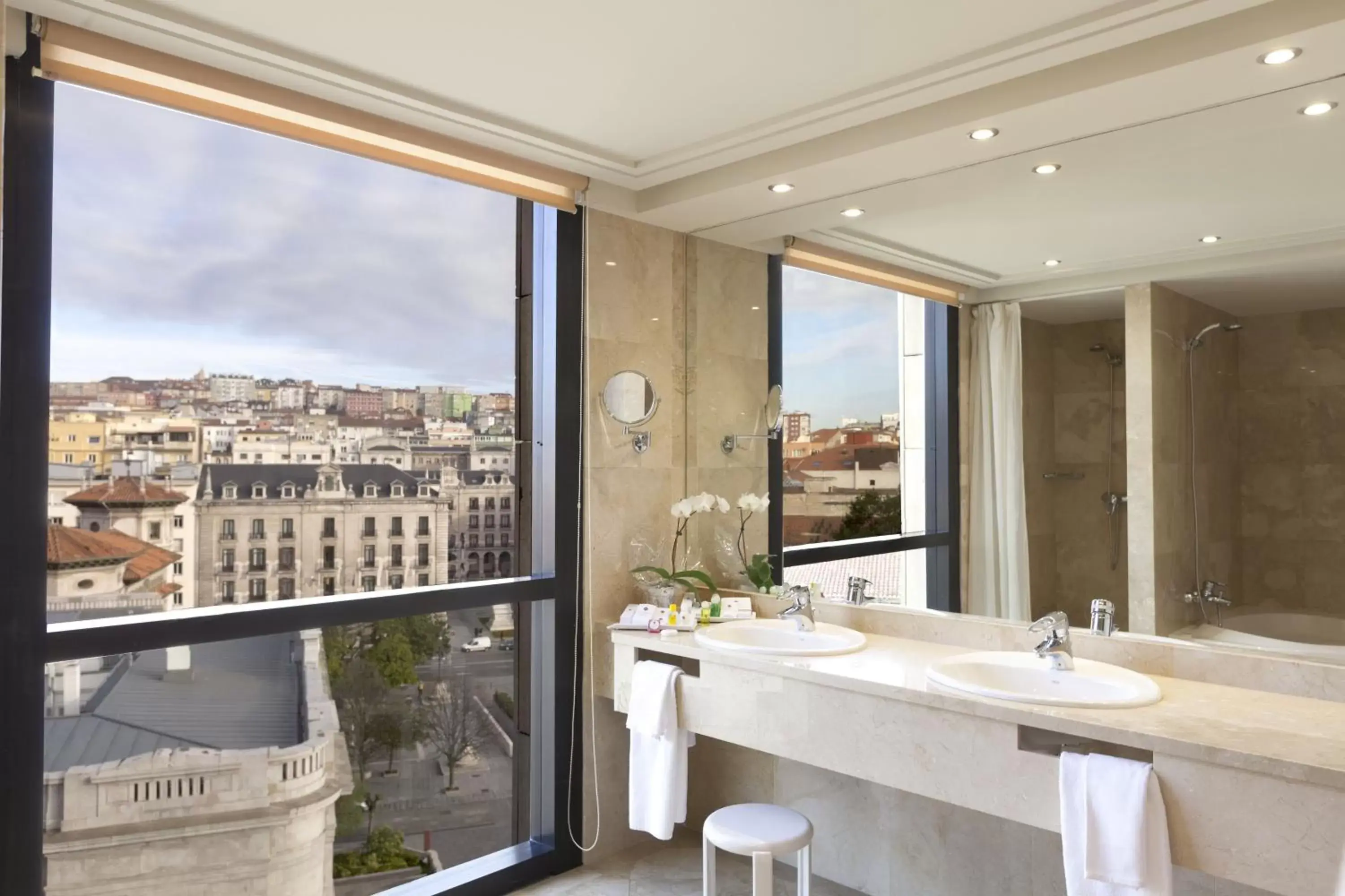 Bathroom in Hotel Bahía