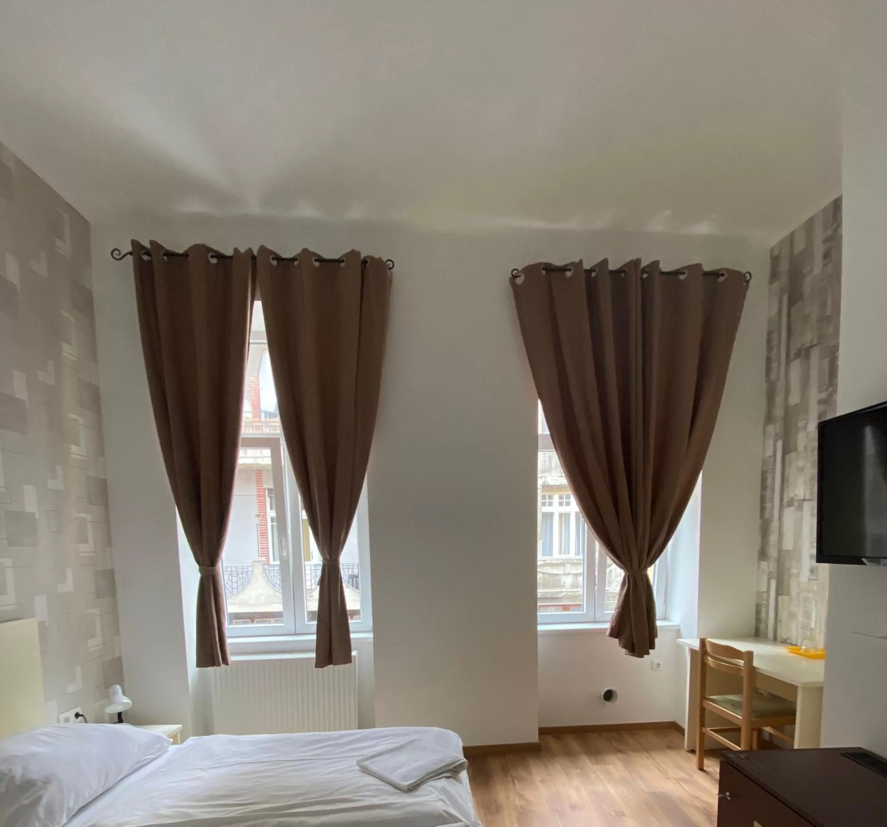 Bedroom, Bed in Easy Star Hotel