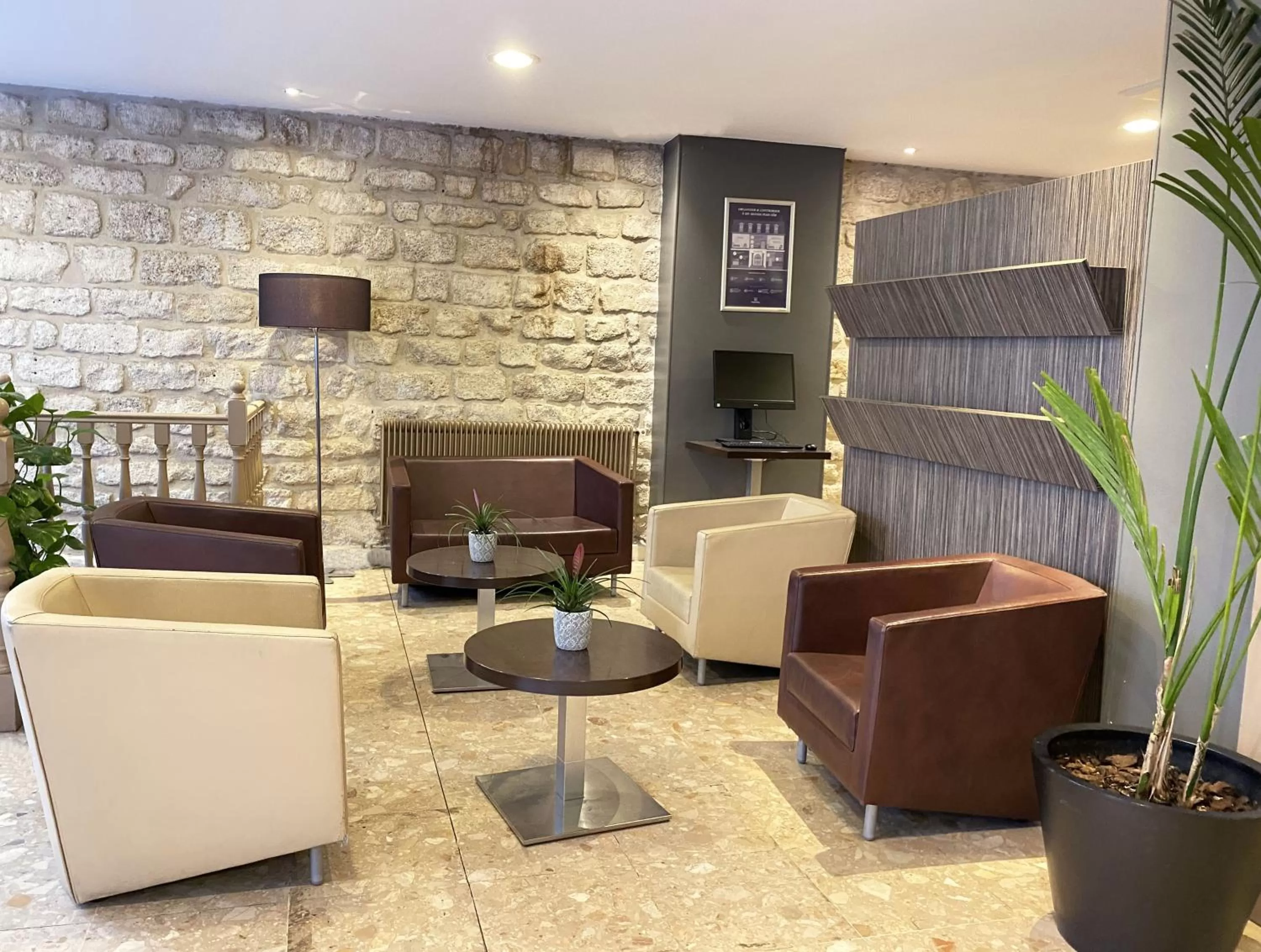 Lobby or reception in Timhotel Odessa Montparnasse