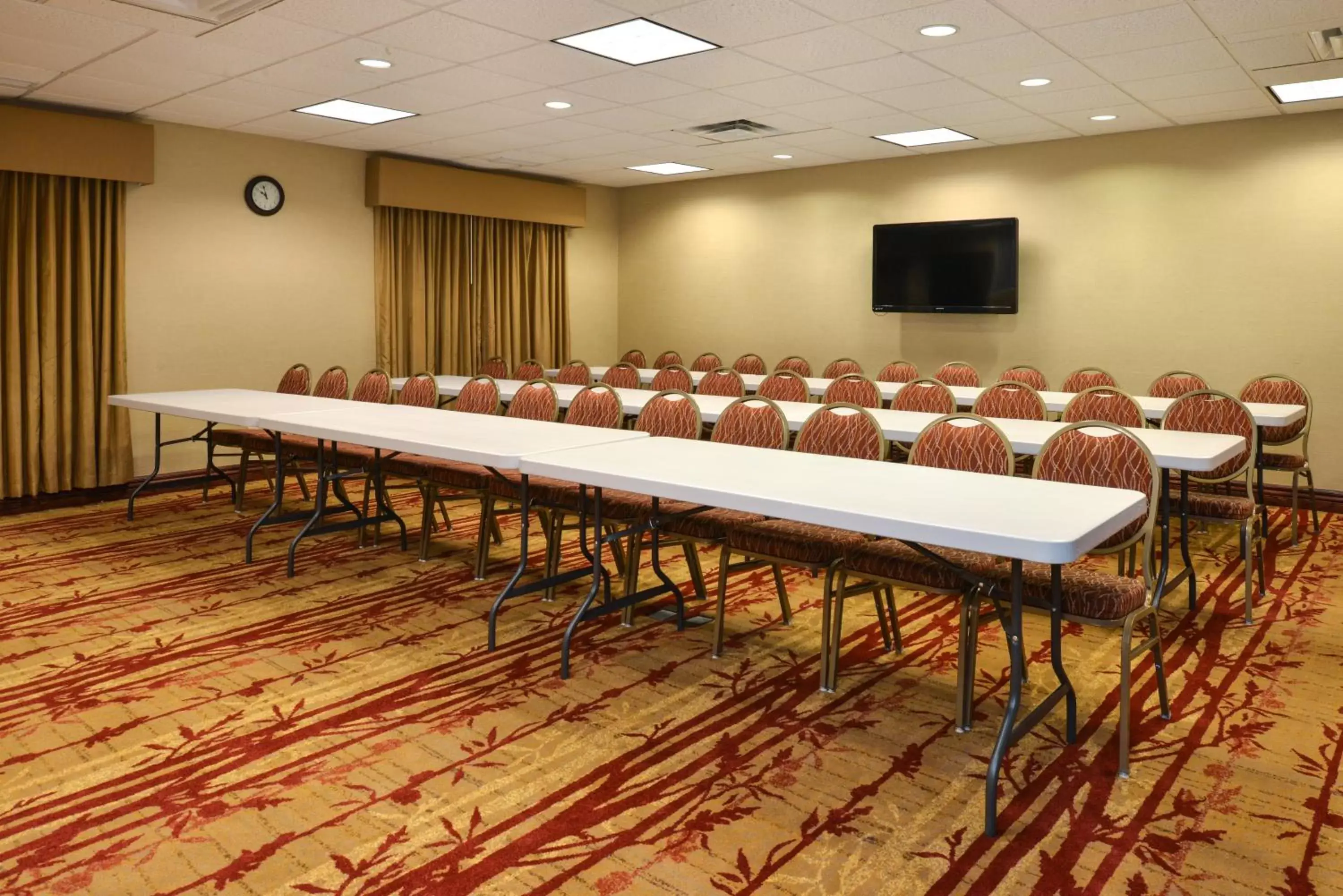 Meeting/conference room in Holiday Inn Express Hotel & Suites Cherry Hills, an IHG Hotel