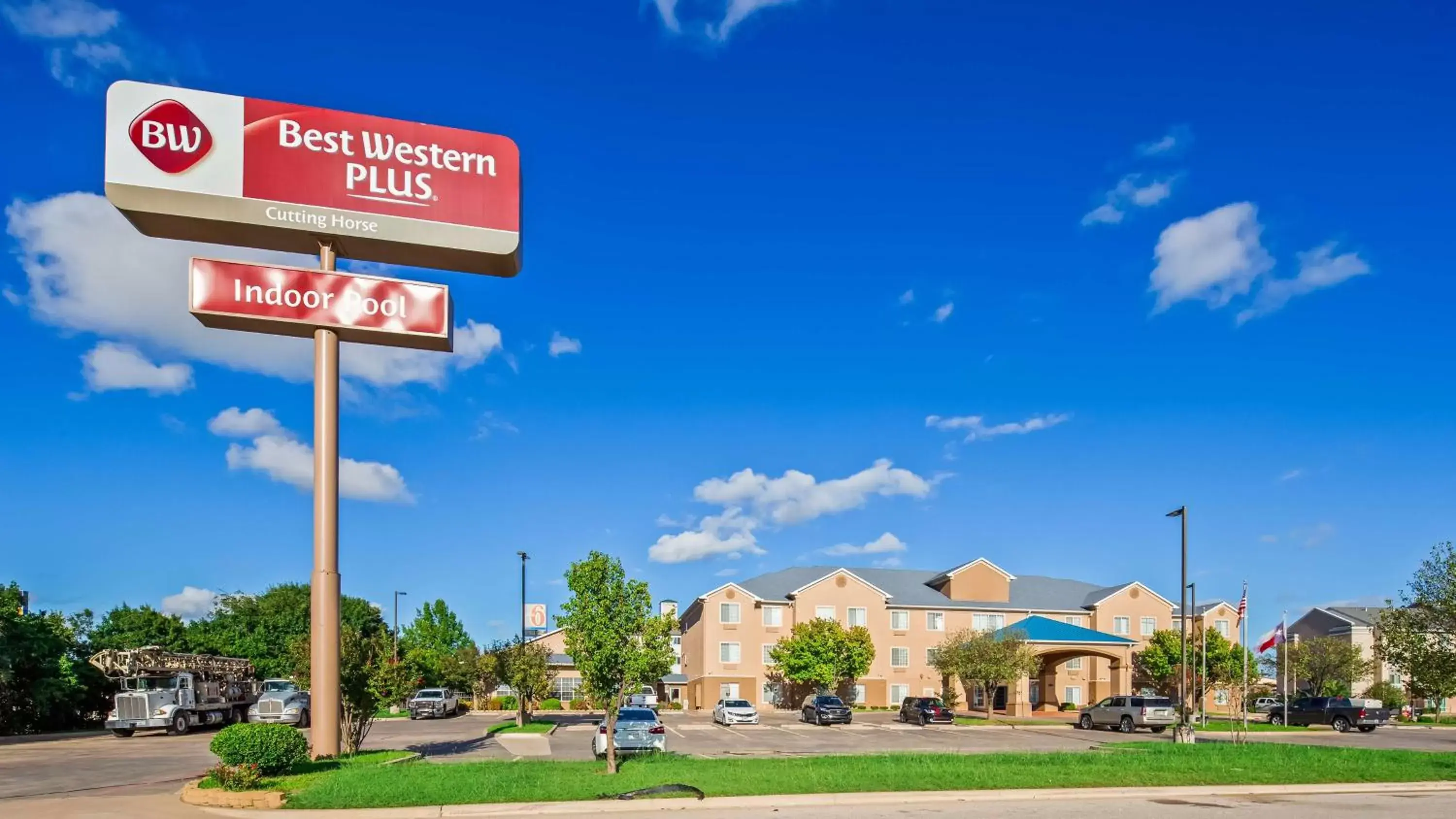 Property building in Best Western Plus Cutting Horse Inn & Suites