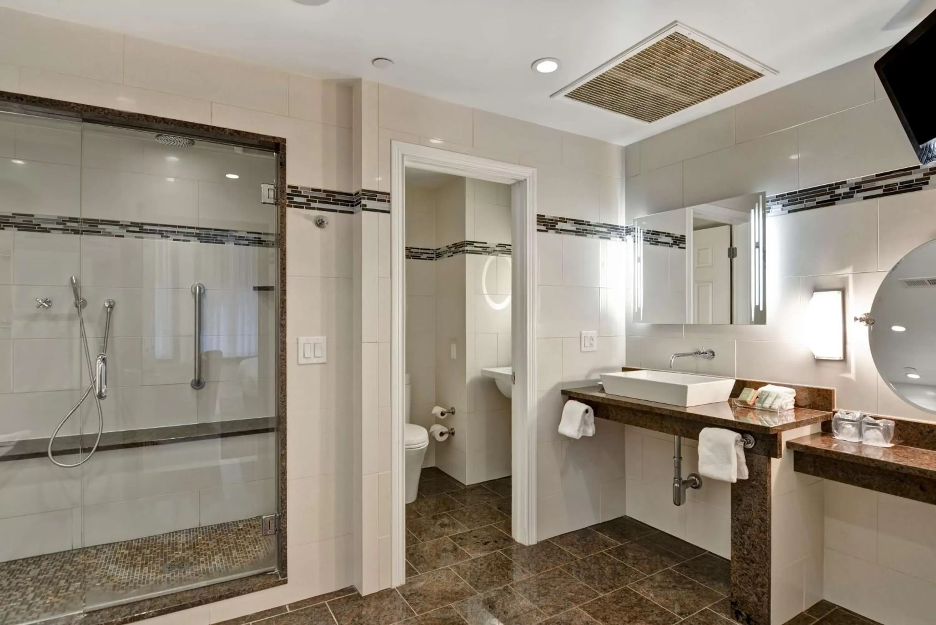 Bathroom in The Cincinnatian Curio Collection by Hilton