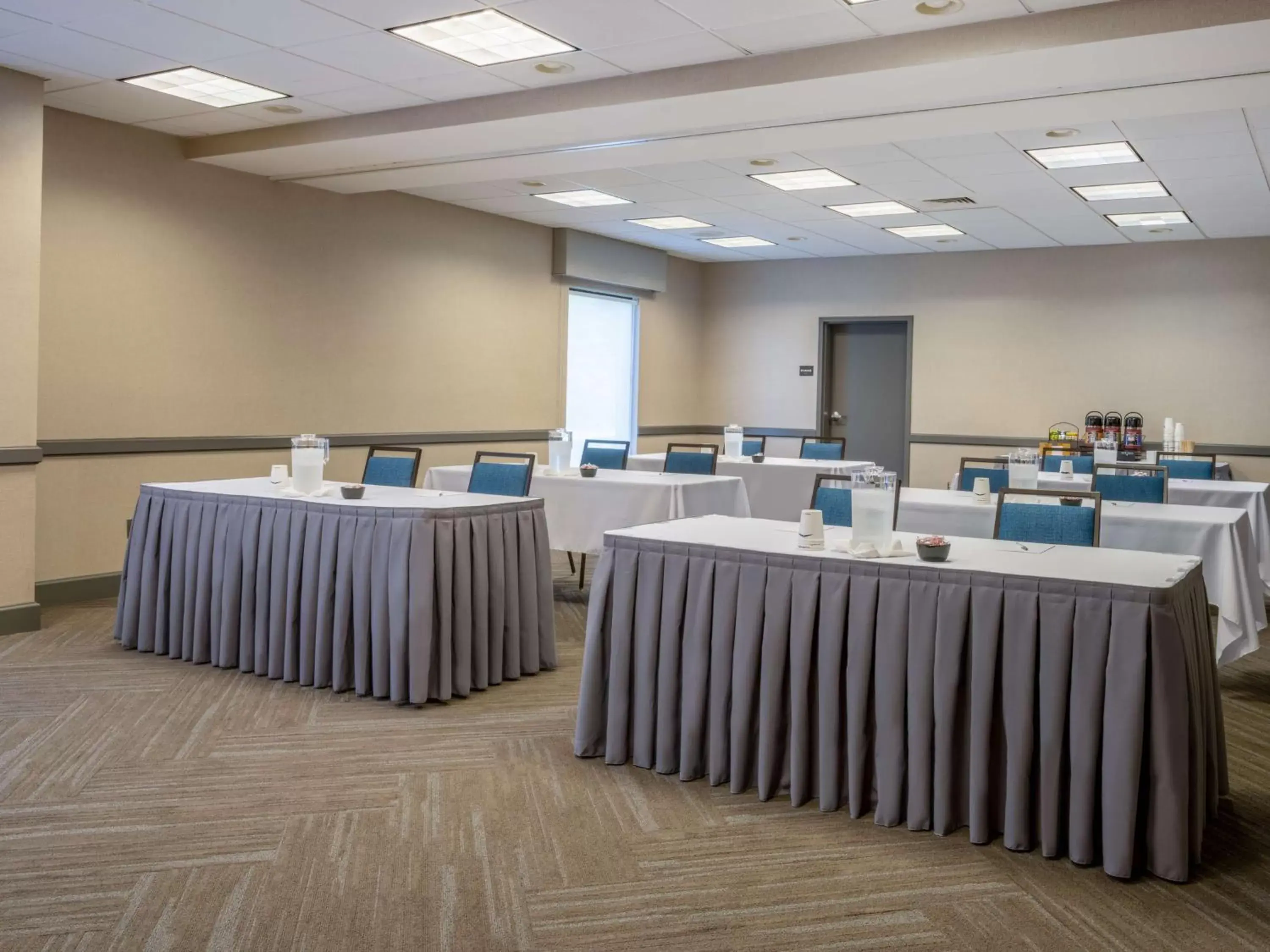 Meeting/conference room in Hampton Inn Raynham-Taunton