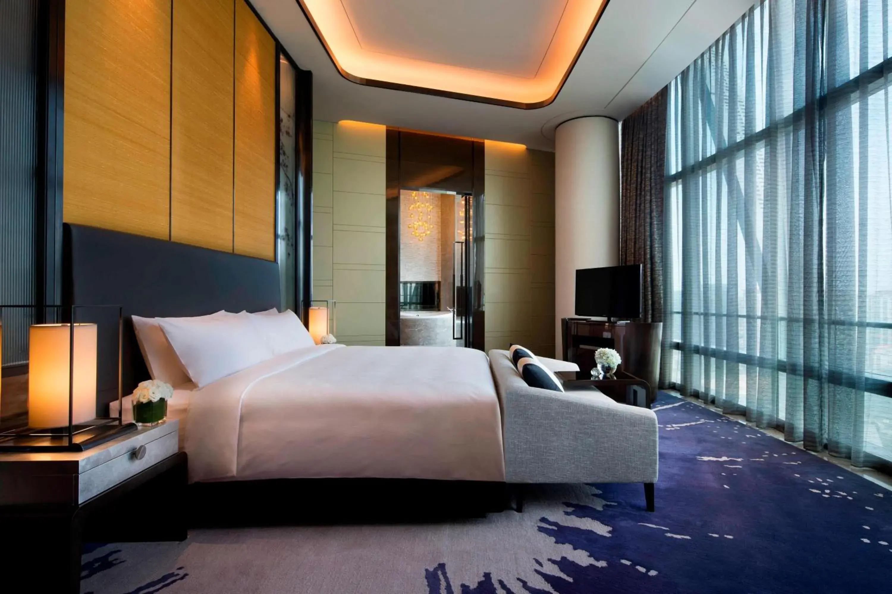 Bedroom in JW Marriott Hotel Shenzhen Bao'an International Airport