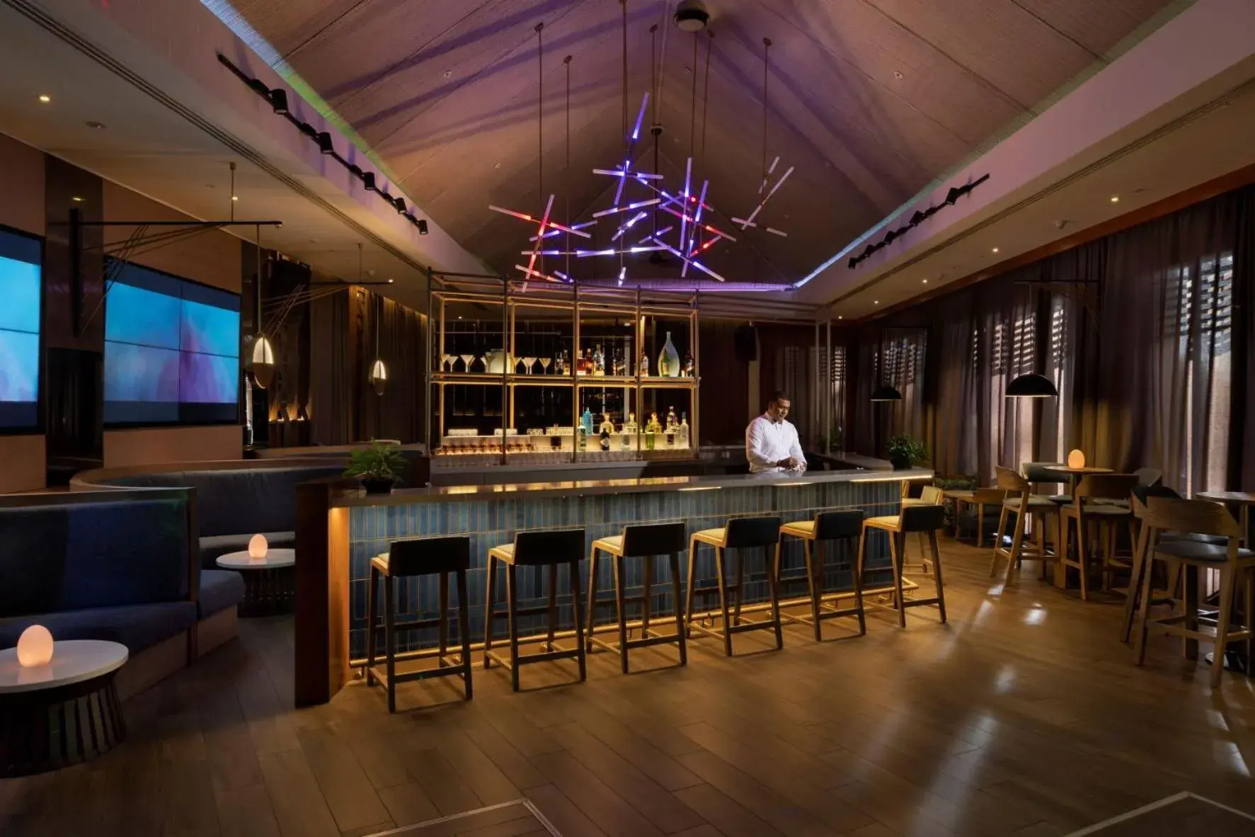 Nightclub / DJ, Lounge/Bar in Sofitel Fiji Resort & Spa