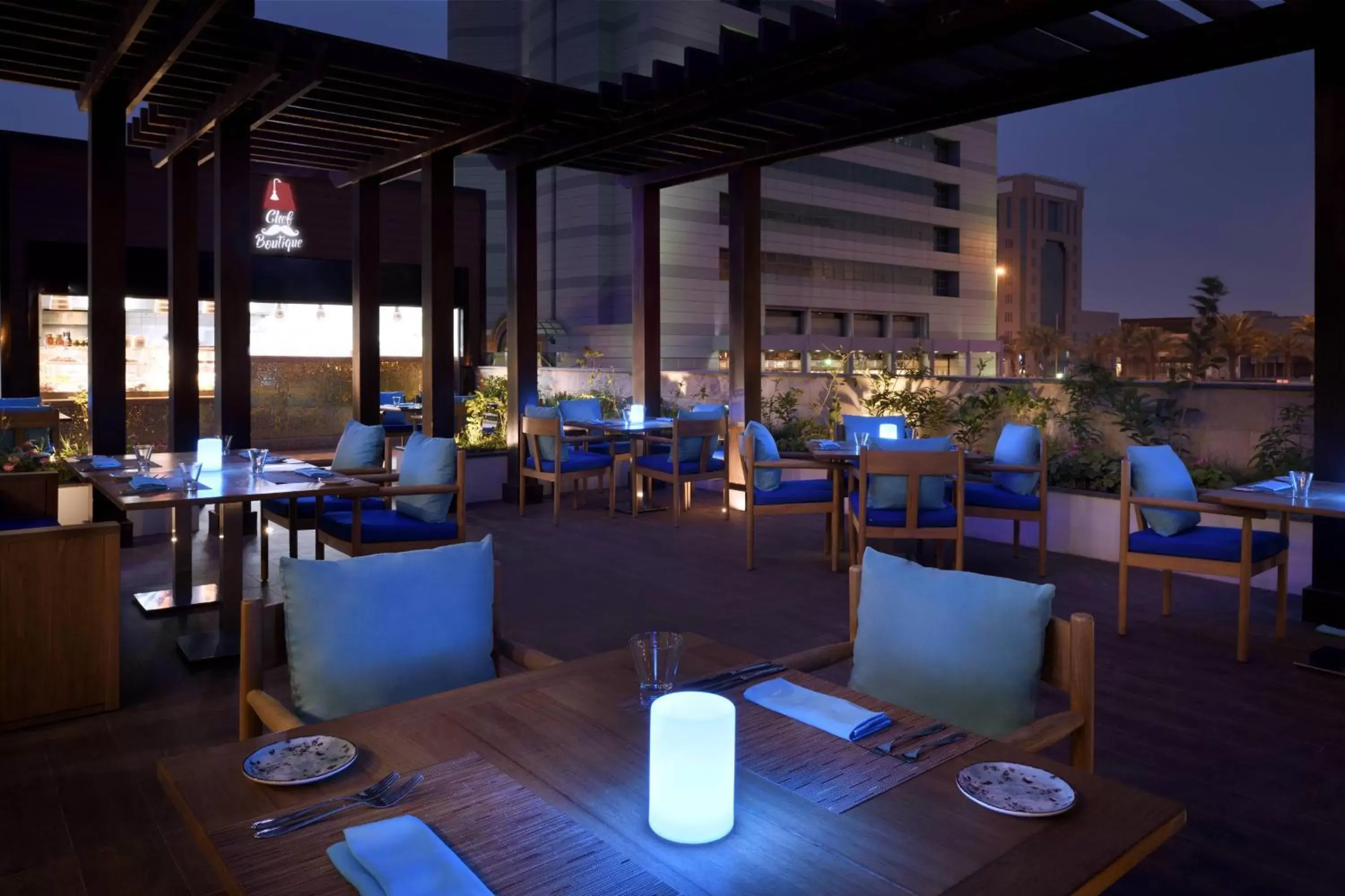 Restaurant/Places to Eat in Courtyard by Marriott Riyadh Olaya