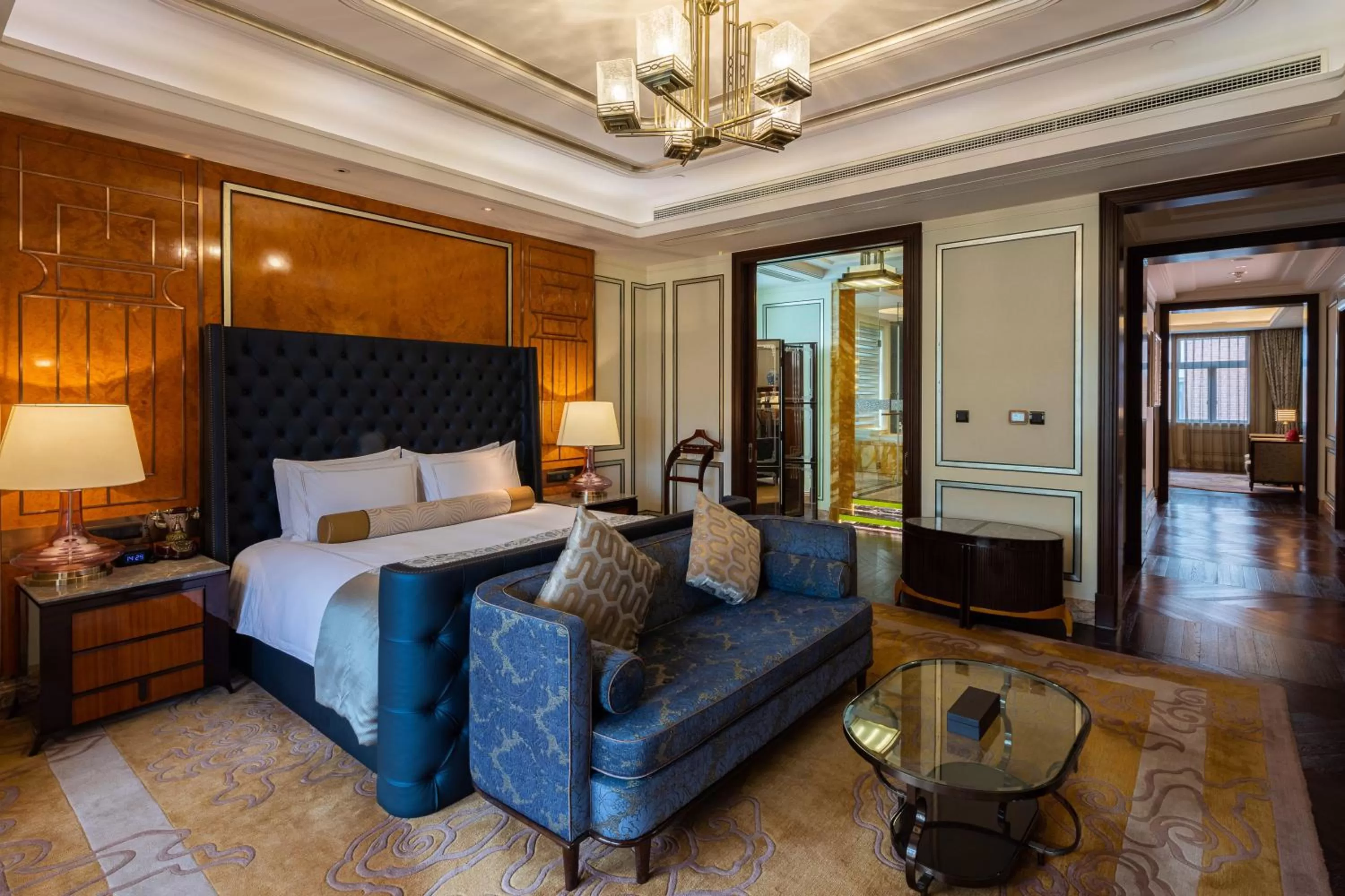 Photo of the whole room, Bed in InterContinental Shanghai Ruijin by IHG - Downtown Historic Iconic Garden Hotel