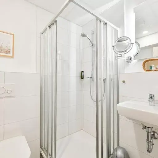 Bathroom in City Hotel Meckenheim