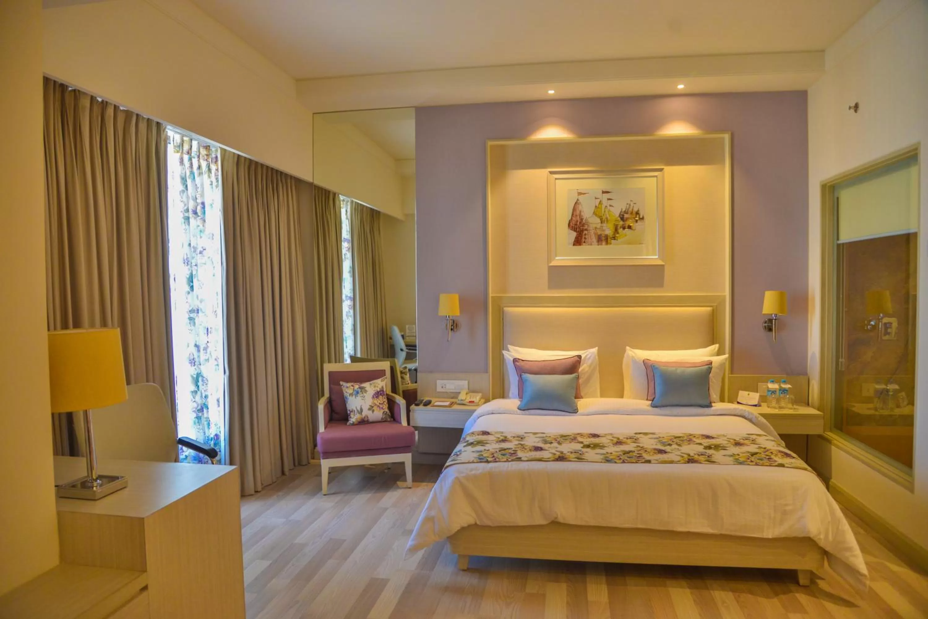 Bedroom, Bed in Efcee Sarovar Premiere Bhavnagar