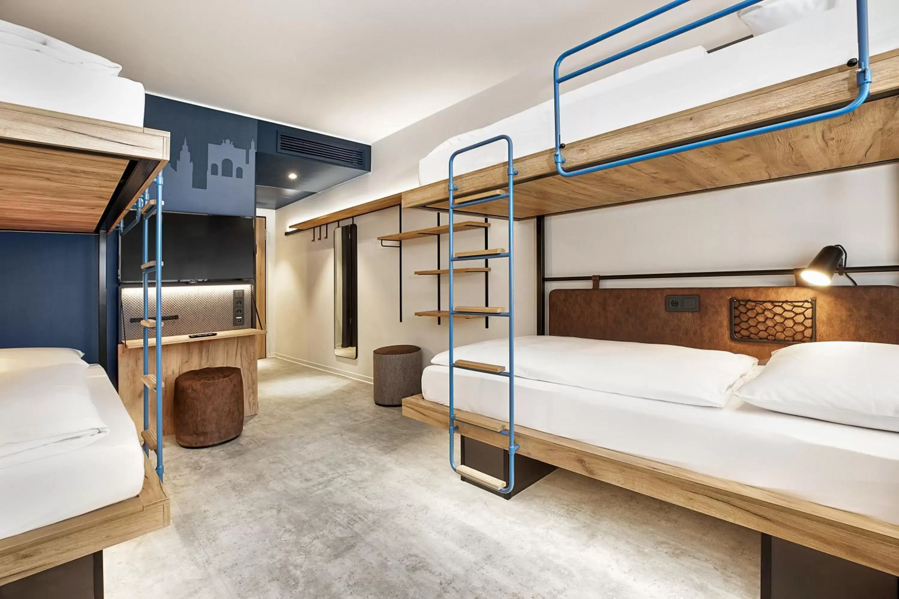 Photo of the whole room, Bunk Bed in H2 Hotel München Olympiapark
