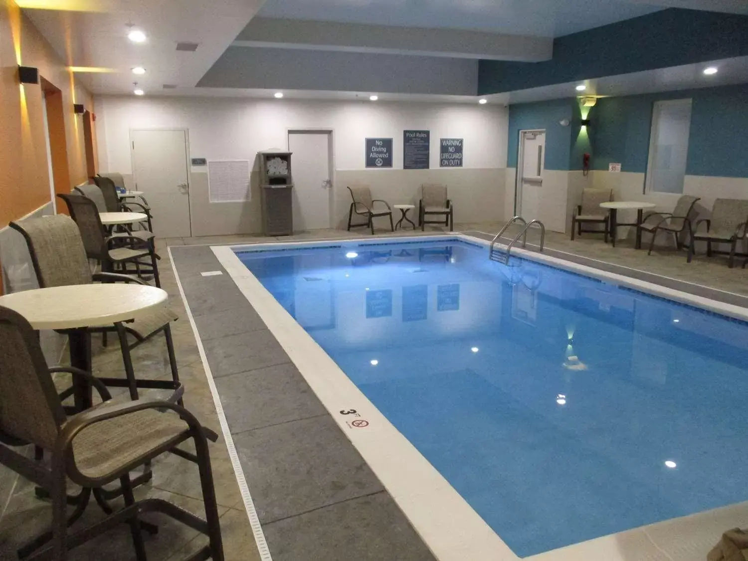 Swimming Pool in Best Western Plus Owensboro