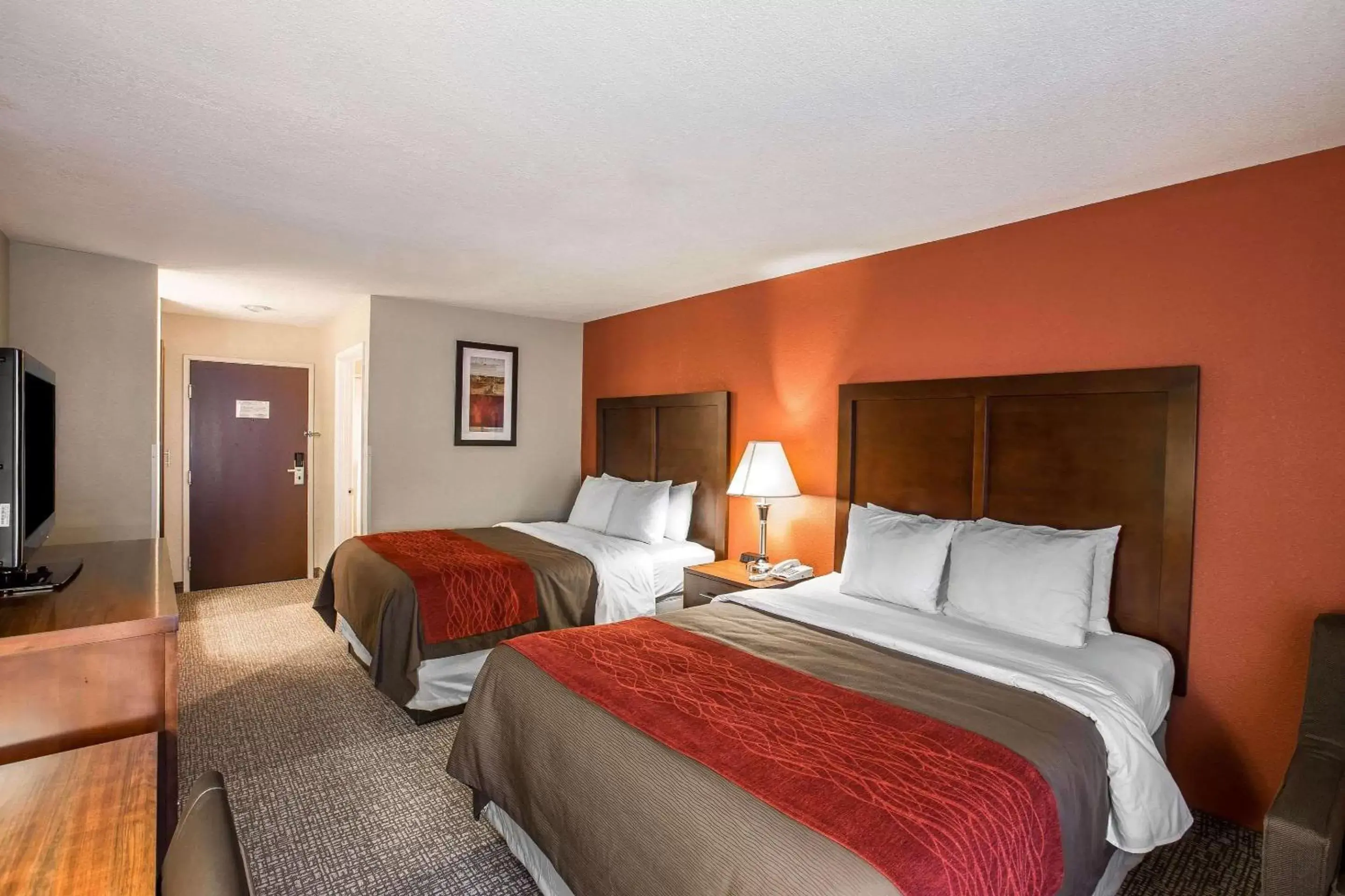 Photo of the whole room, Bed in Comfort Inn near Great Smoky Mountain National Park