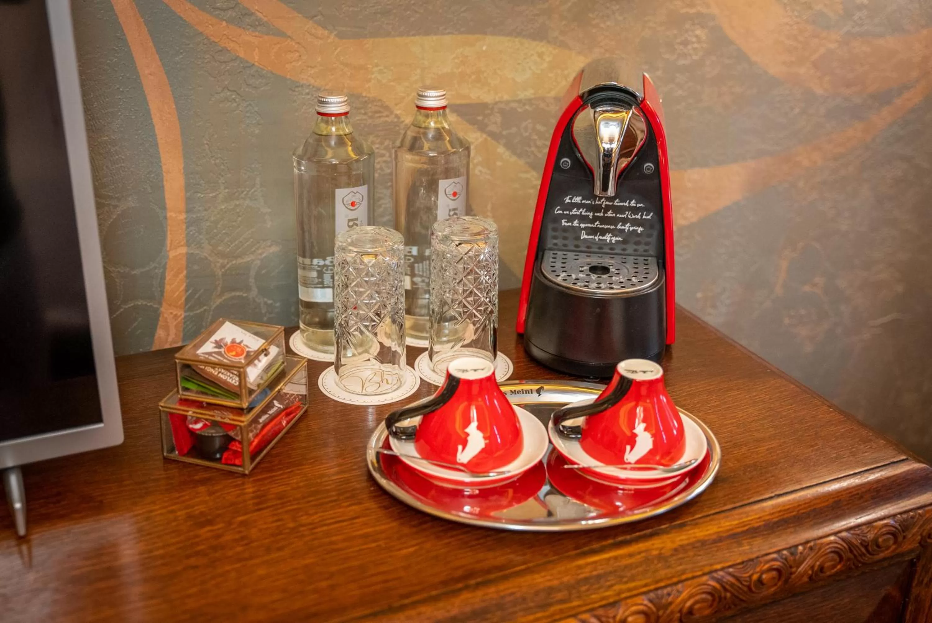 Coffee/tea facilities in Bey House Royal Hotel