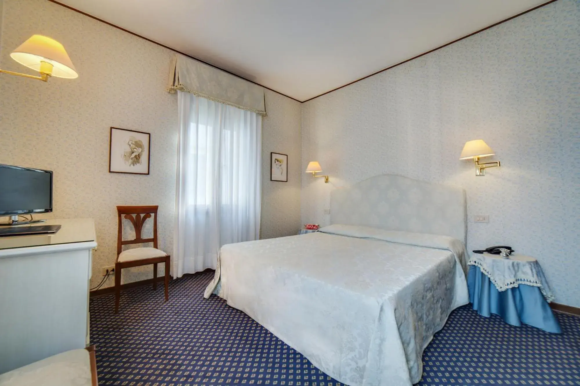 Photo of the whole room, Bed in Hotel La Meridiana