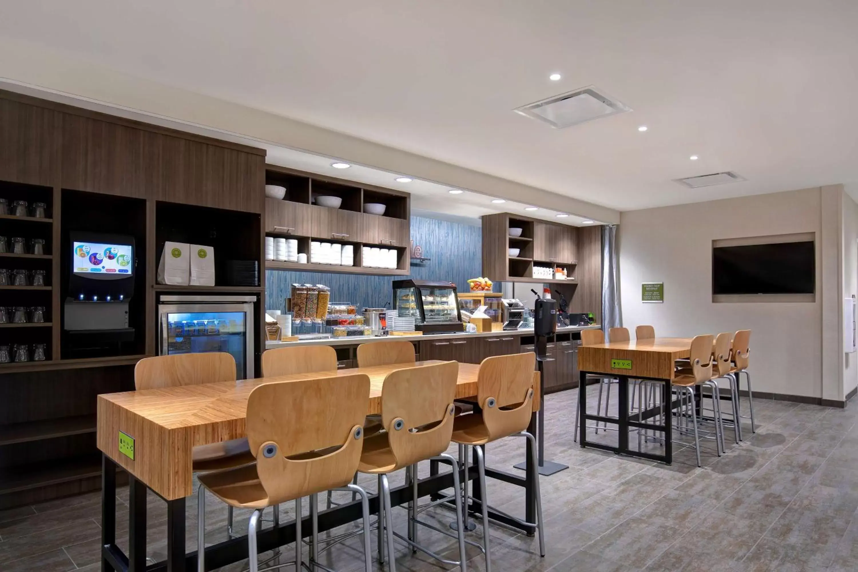 Breakfast in Home2 Suites By Hilton Lewisville Dallas