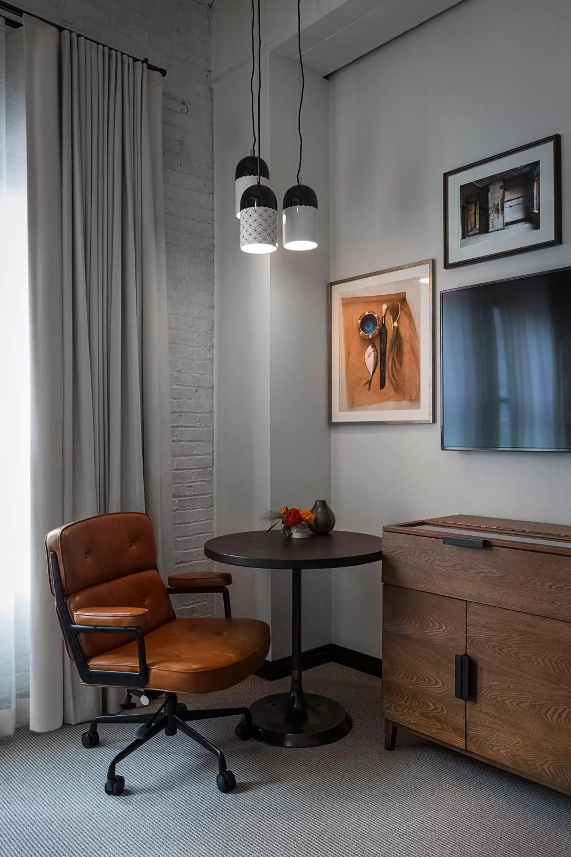 Decorative detail in Crossroads Hotel