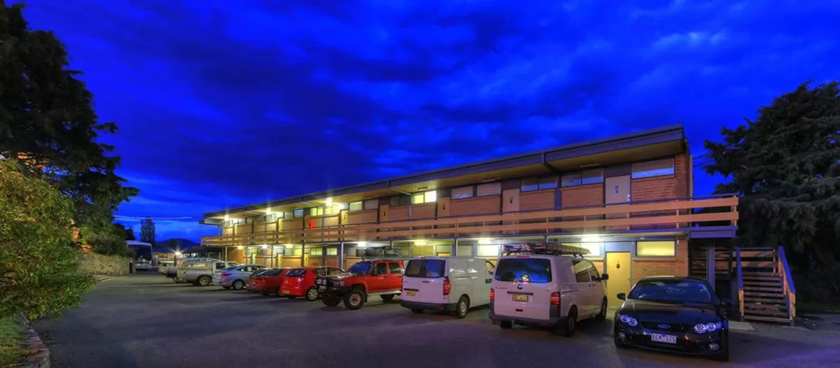 Property building in Lake Jindabyne Hotel