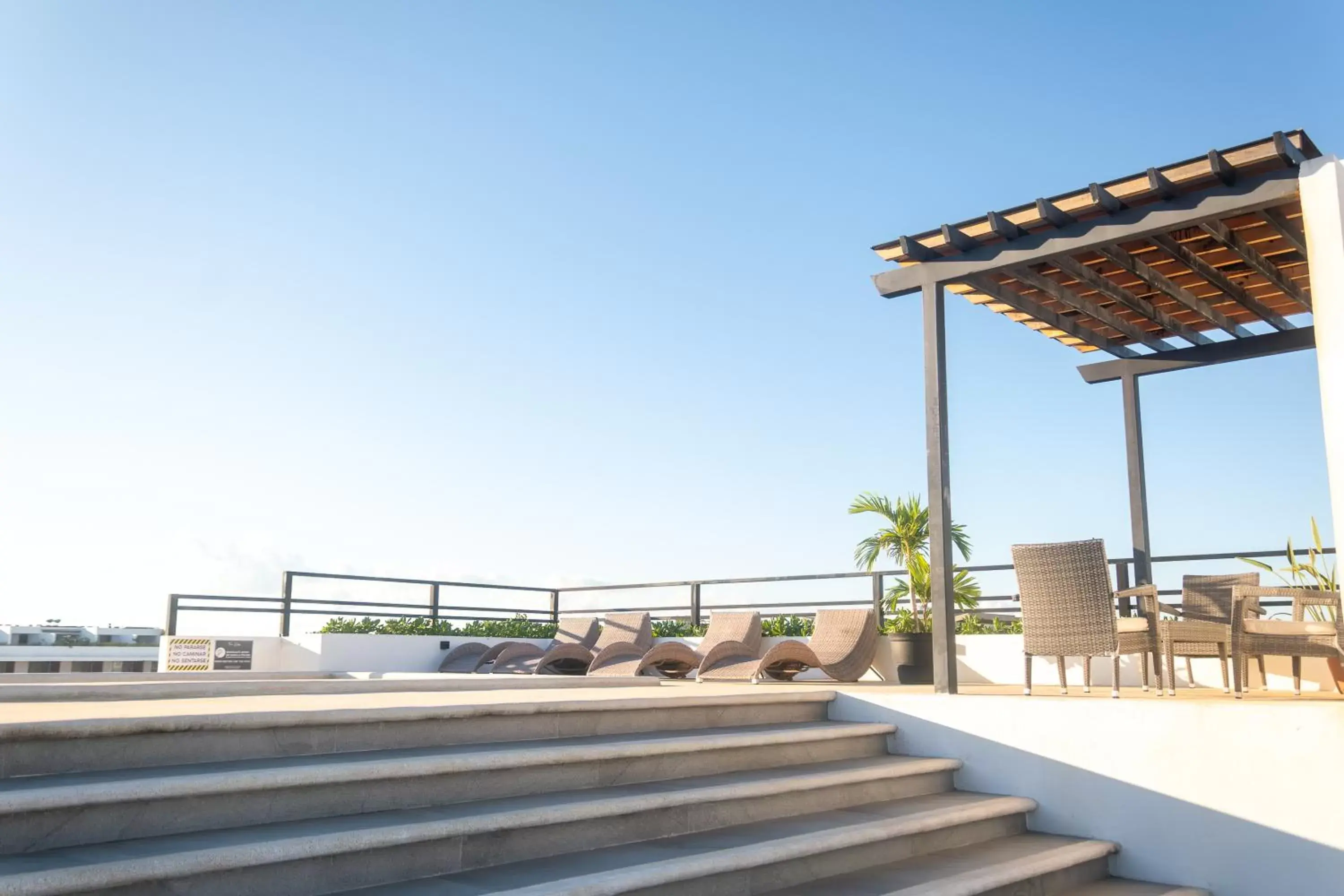 Balcony/Terrace, Swimming Pool in Torre Diez