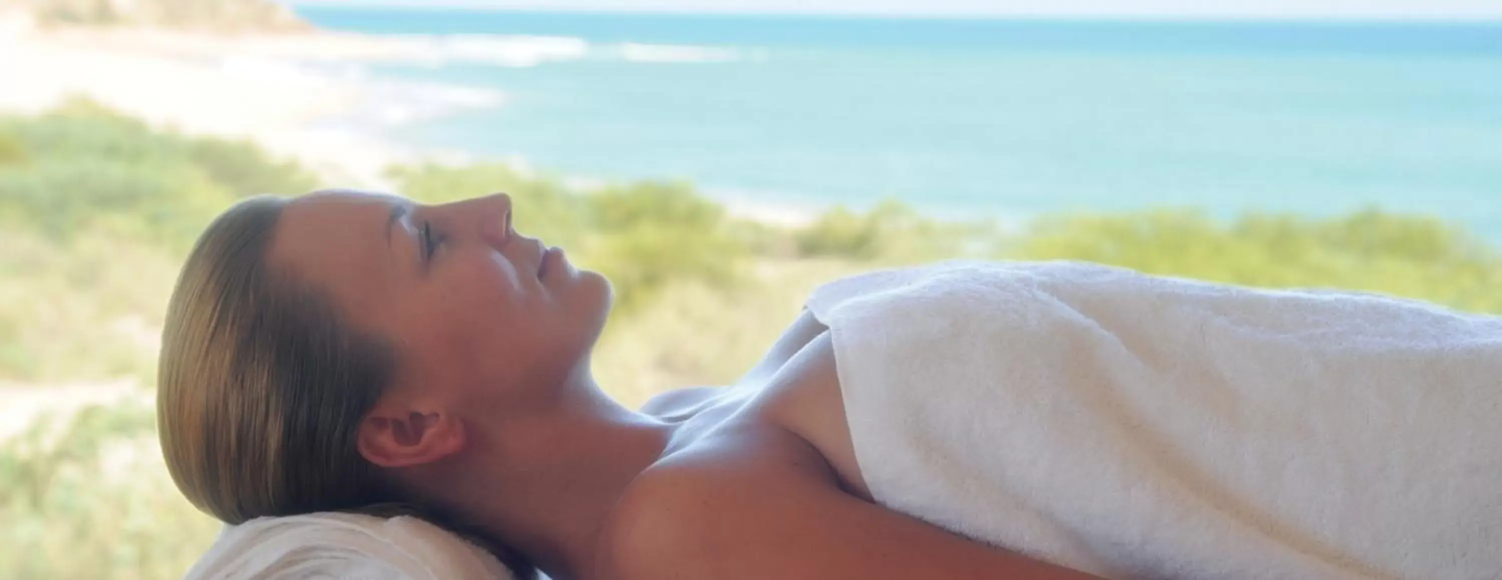 Massage, Guests in Eco Beach Wilderness Retreat