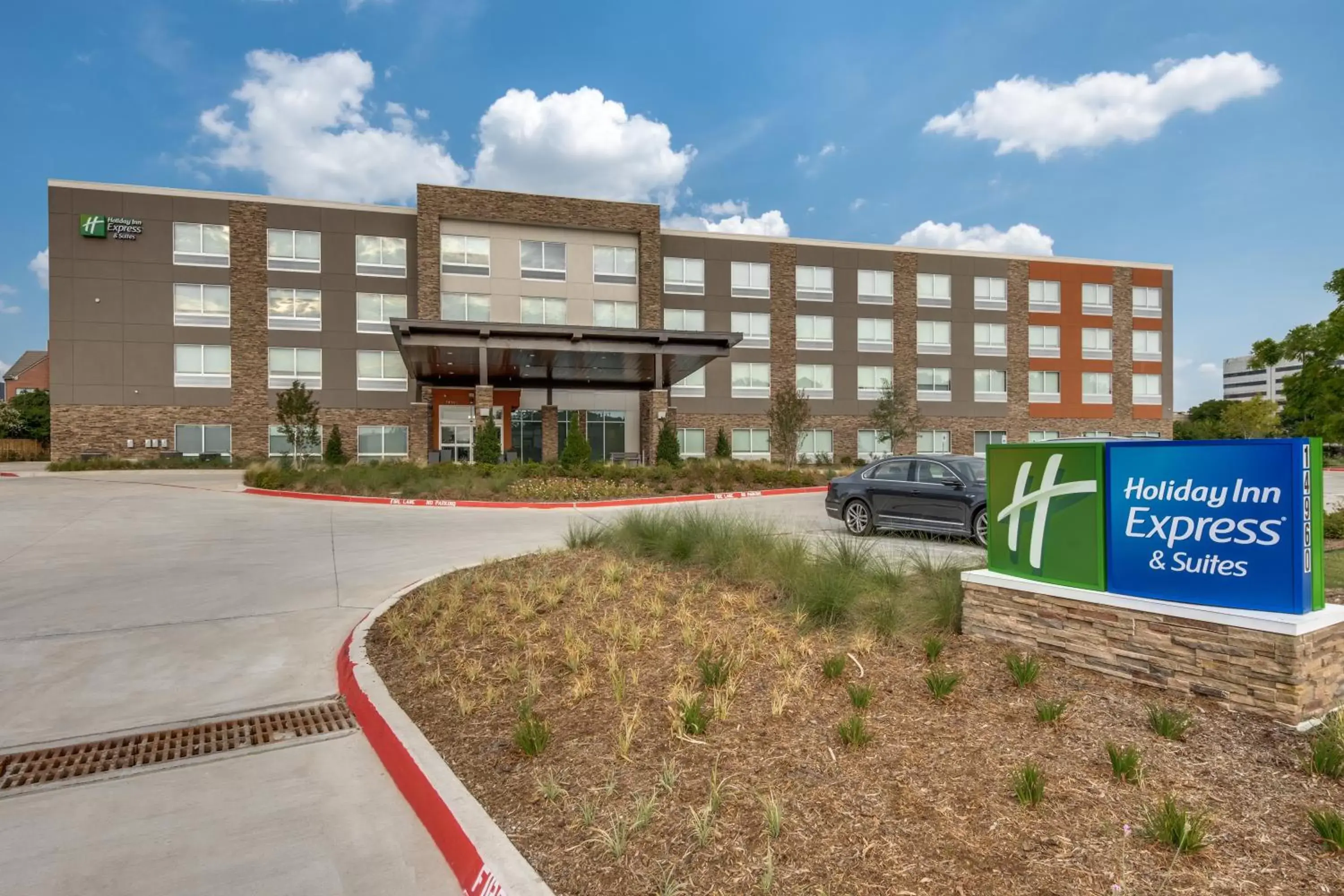 Property Building in Holiday Inn Express & Suites Dallas North - Addison, an IHG Hotel