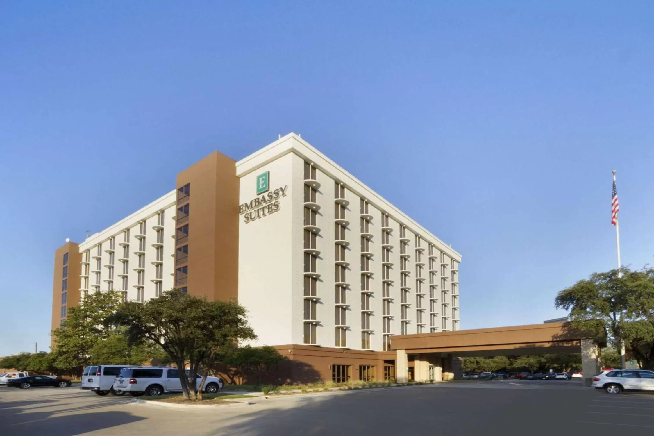 Property building in Embassy Suites by Hilton Dallas Market Center