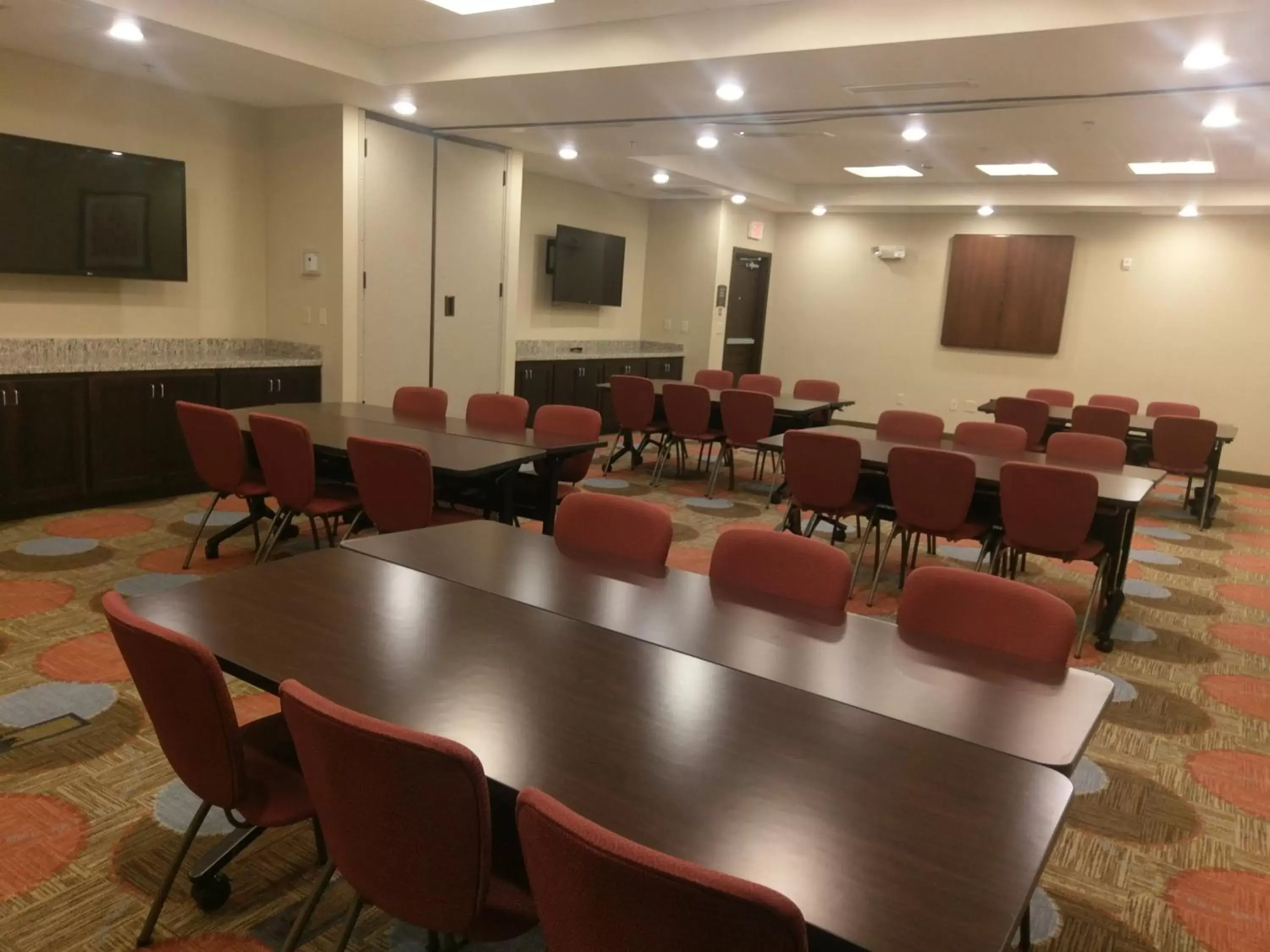 Meeting/conference room in Staybridge Suites Grand Forks, an IHG Hotel
