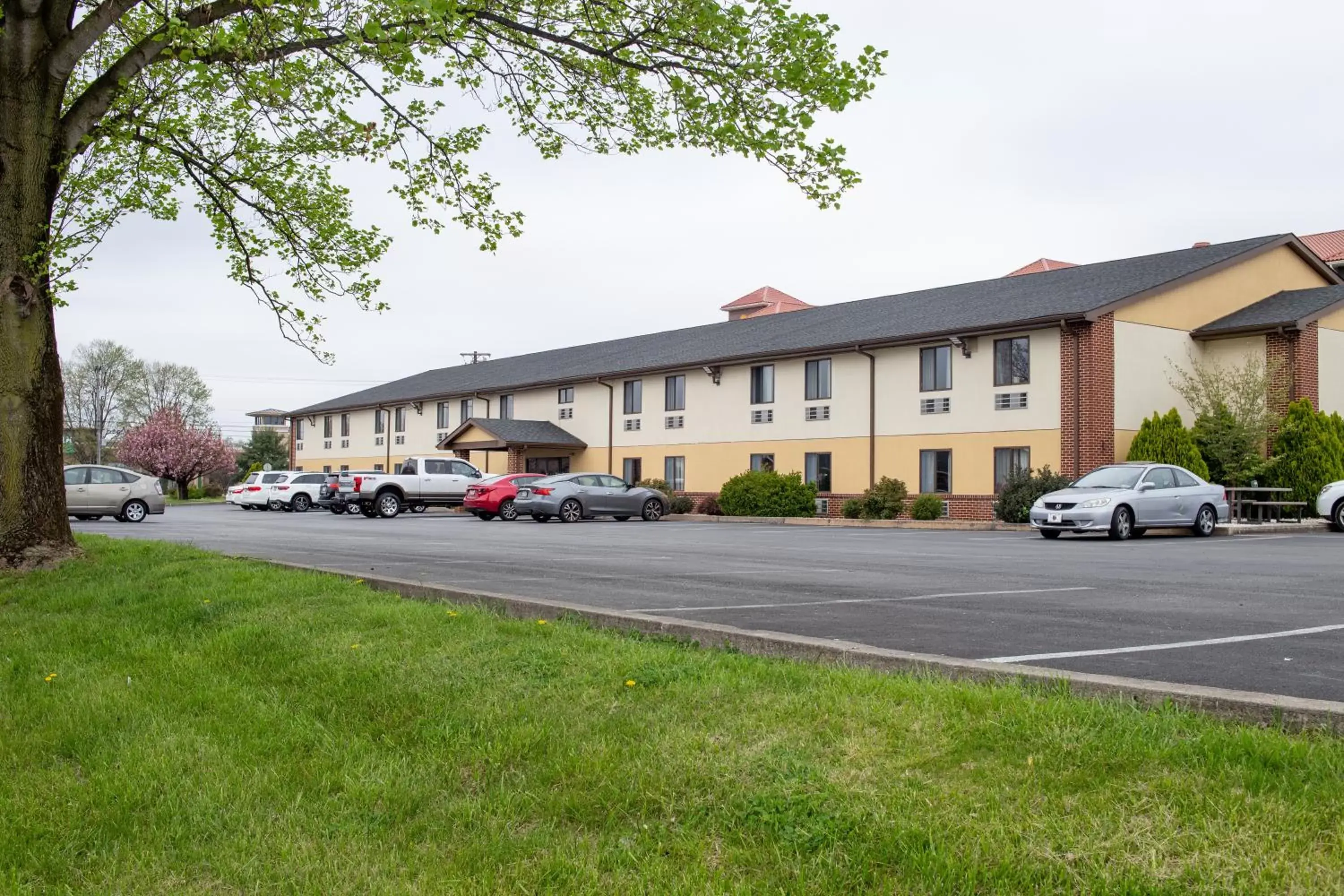 Property Building in Eastbrook Inn