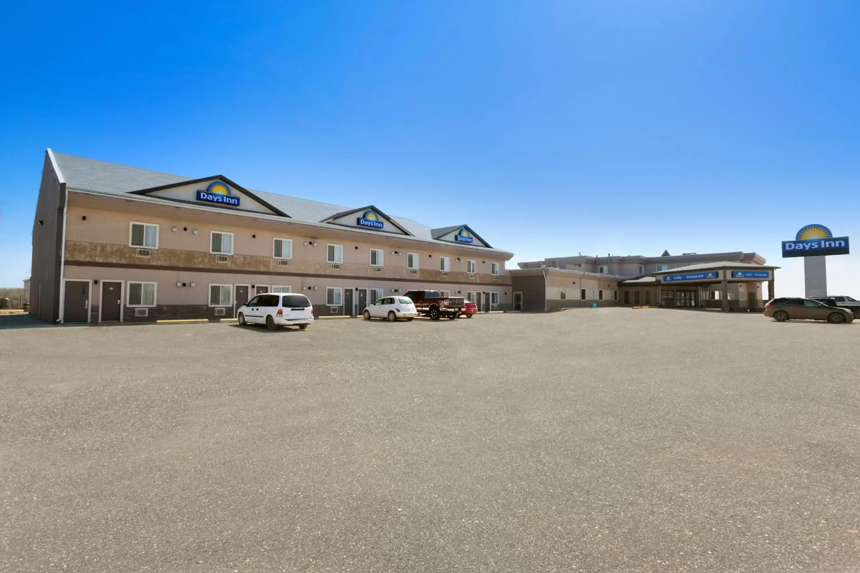 Property building in Days Inn by Wyndham High Level Property building in Days Inn by Wyndham High Level