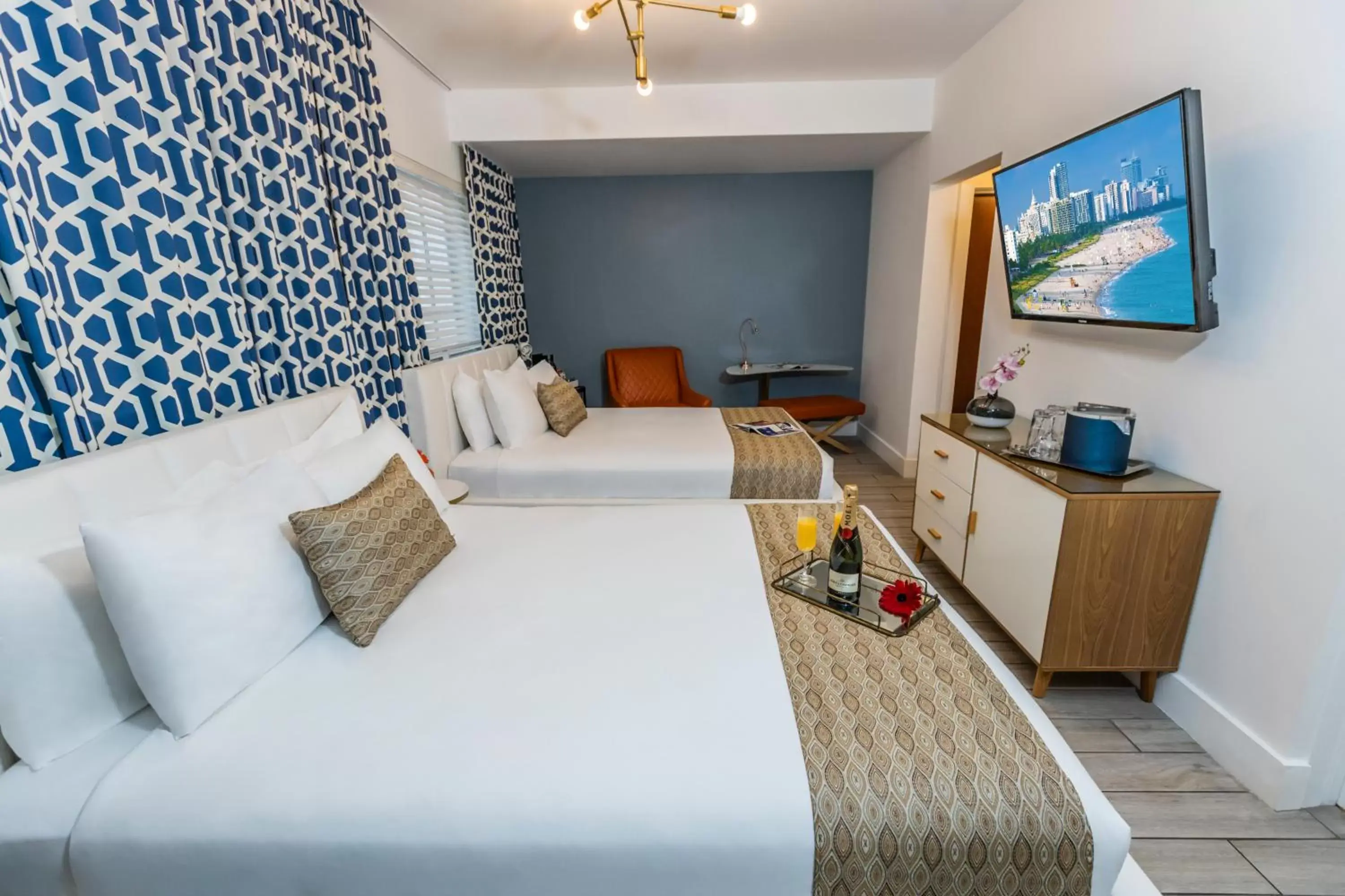 Bedroom, Bed in Oceanside Hotel and Suites
