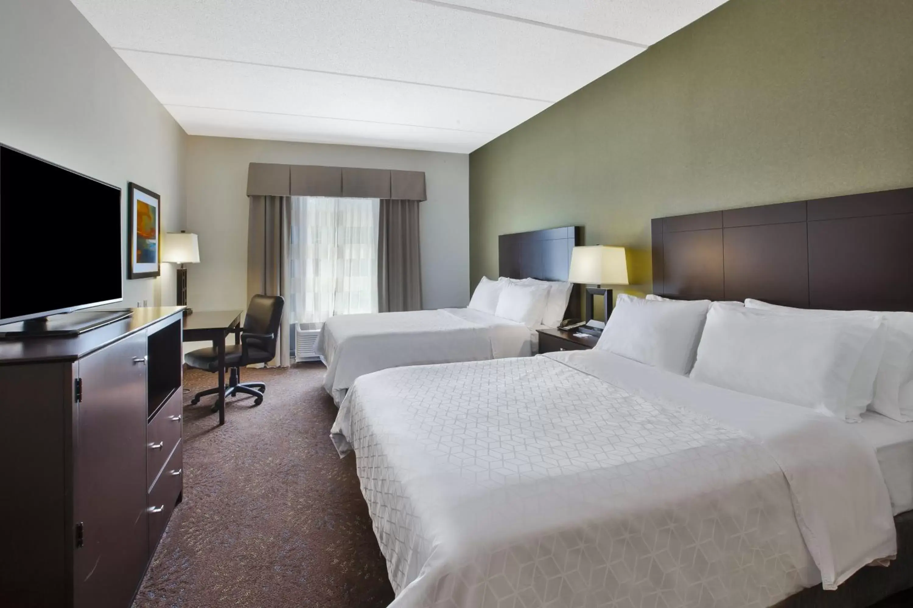 Photo of the whole room, Bed in Holiday Inn Express & Suites Geneva Finger Lakes, an IHG Hotel