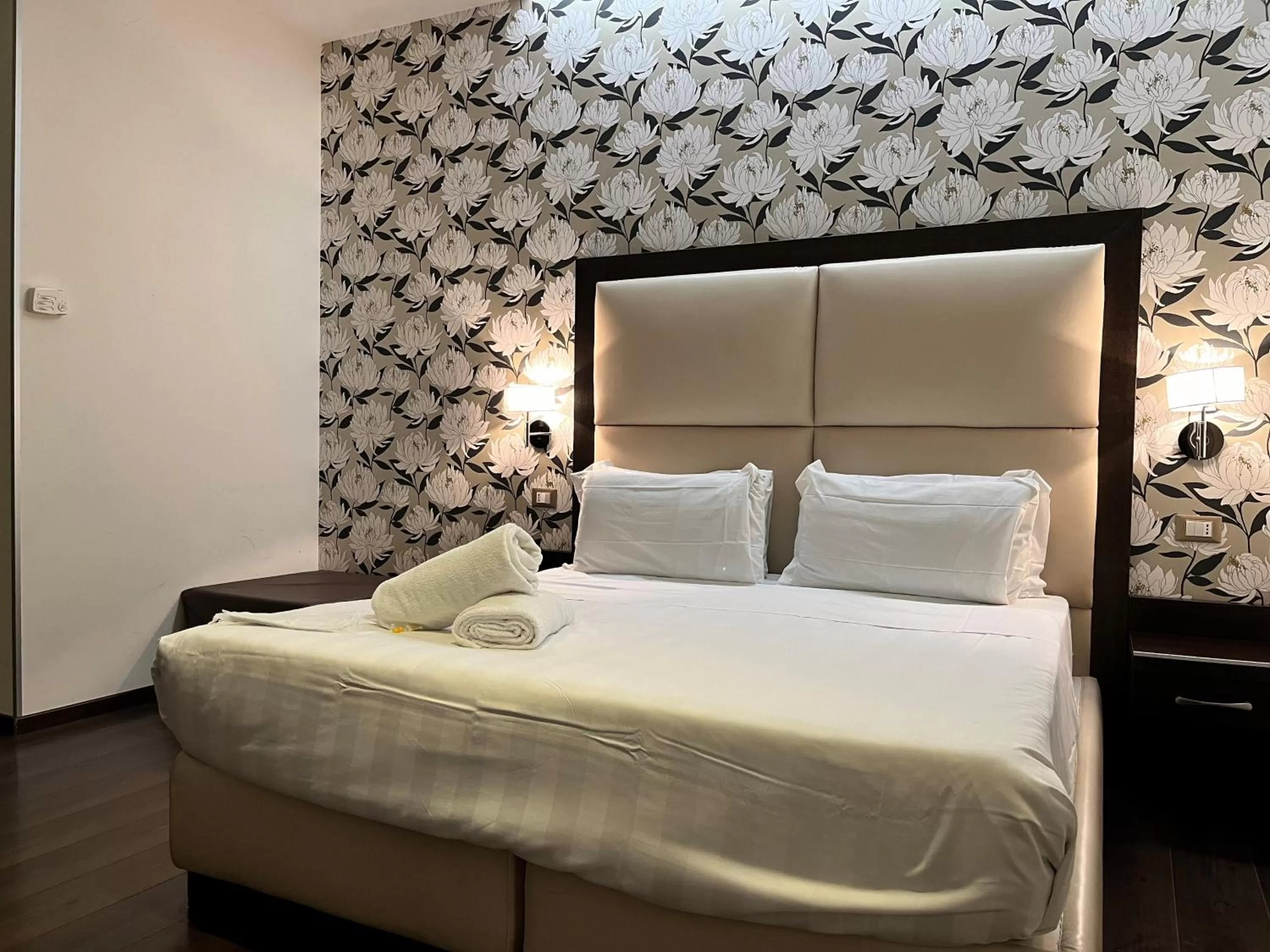 Bed in Catone District Hotel