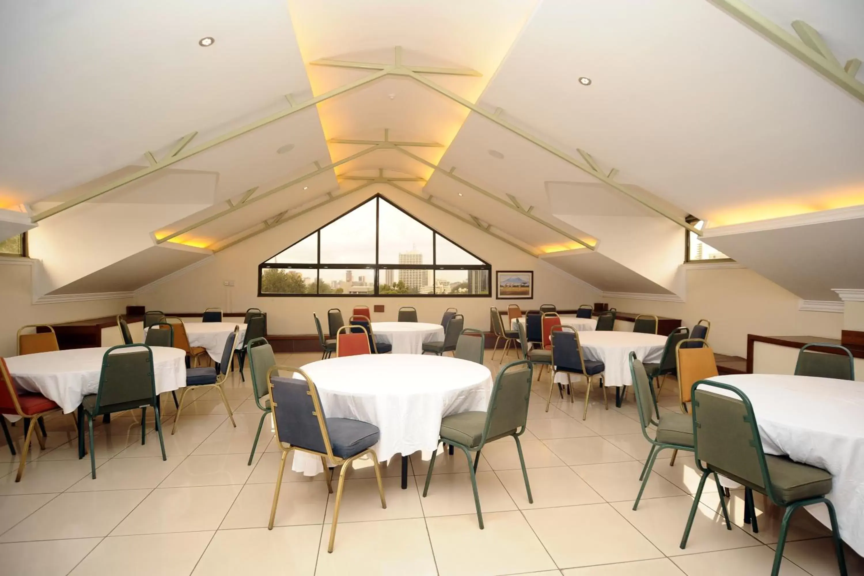 Meeting/conference room, Restaurant/Places to Eat in Kenya Comfort Suites