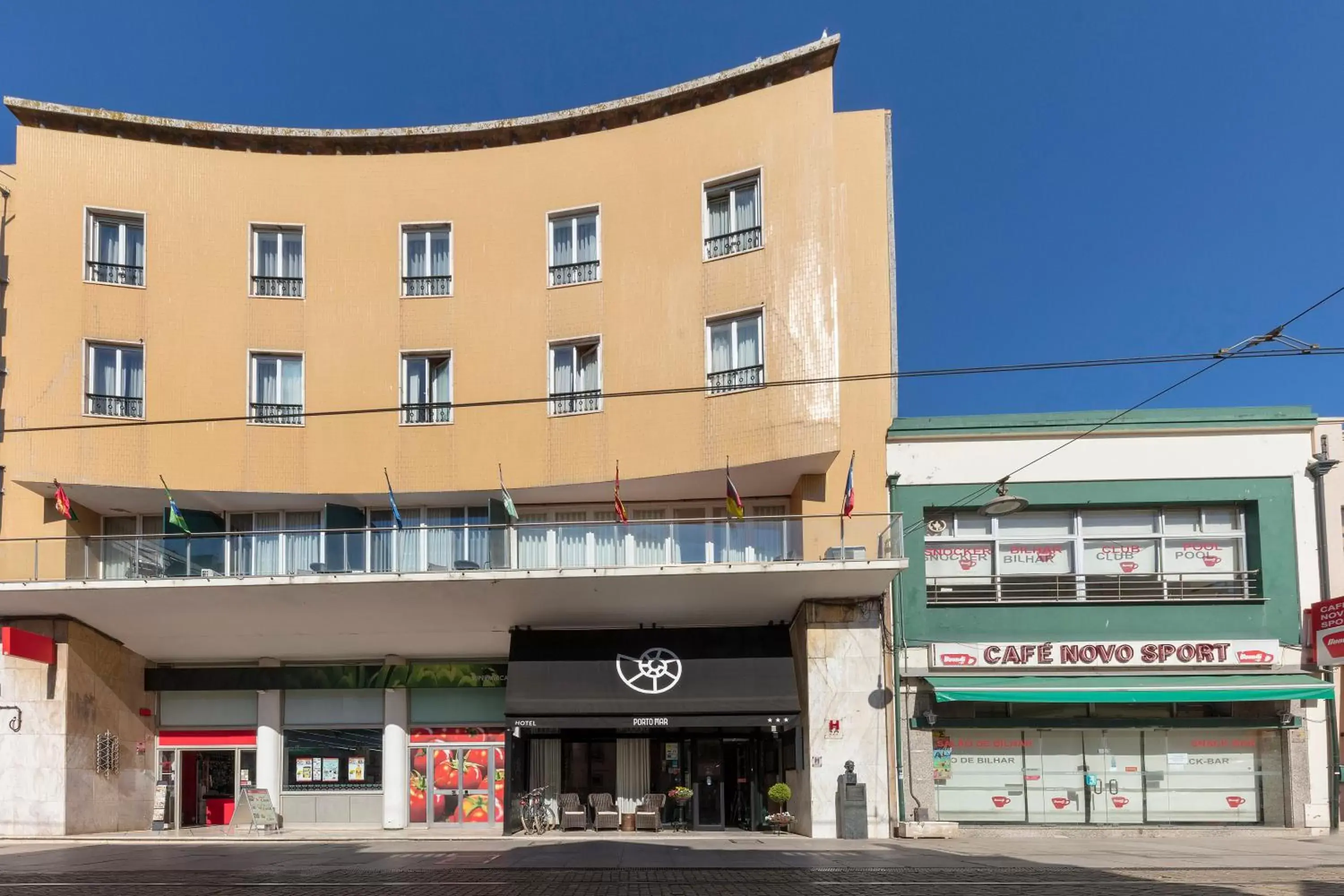 Property Building in Hotel Porto Mar