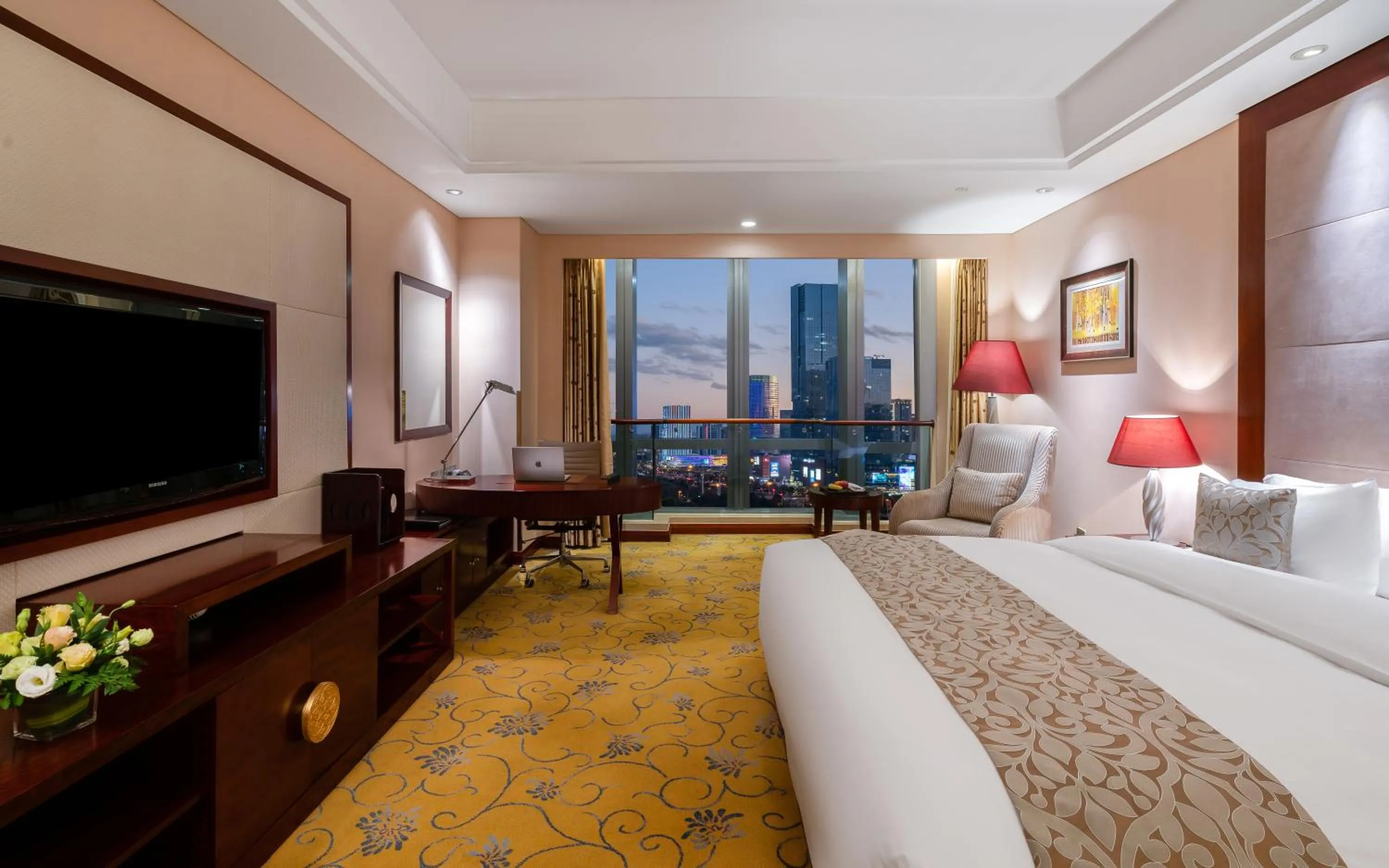 Bed in Howard Johnson Tropical Garden Plaza Kunming