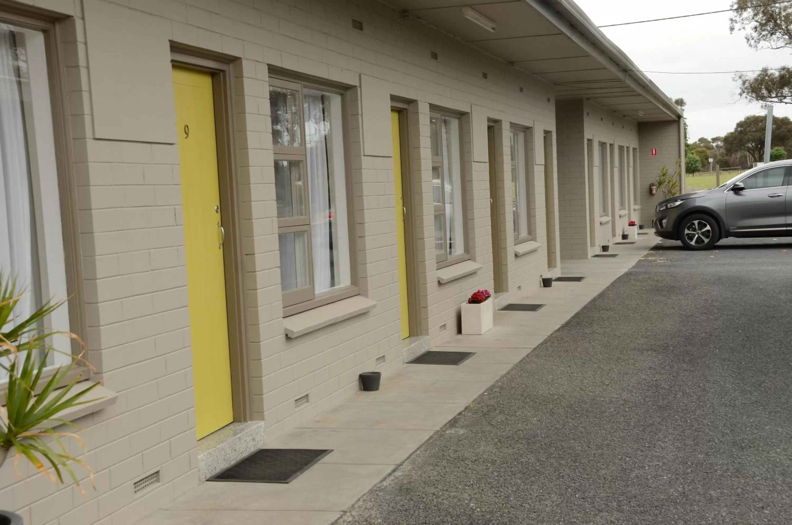 Property building in 105 On The Park