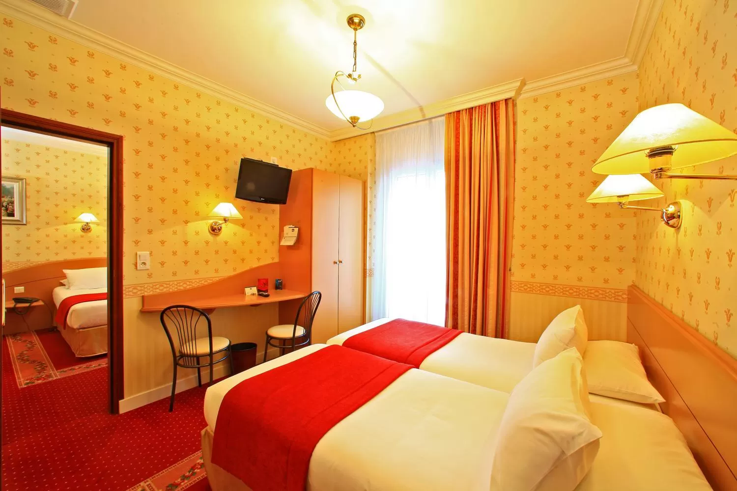 Balcony/Terrace, Bed in Best Western Beauséjour