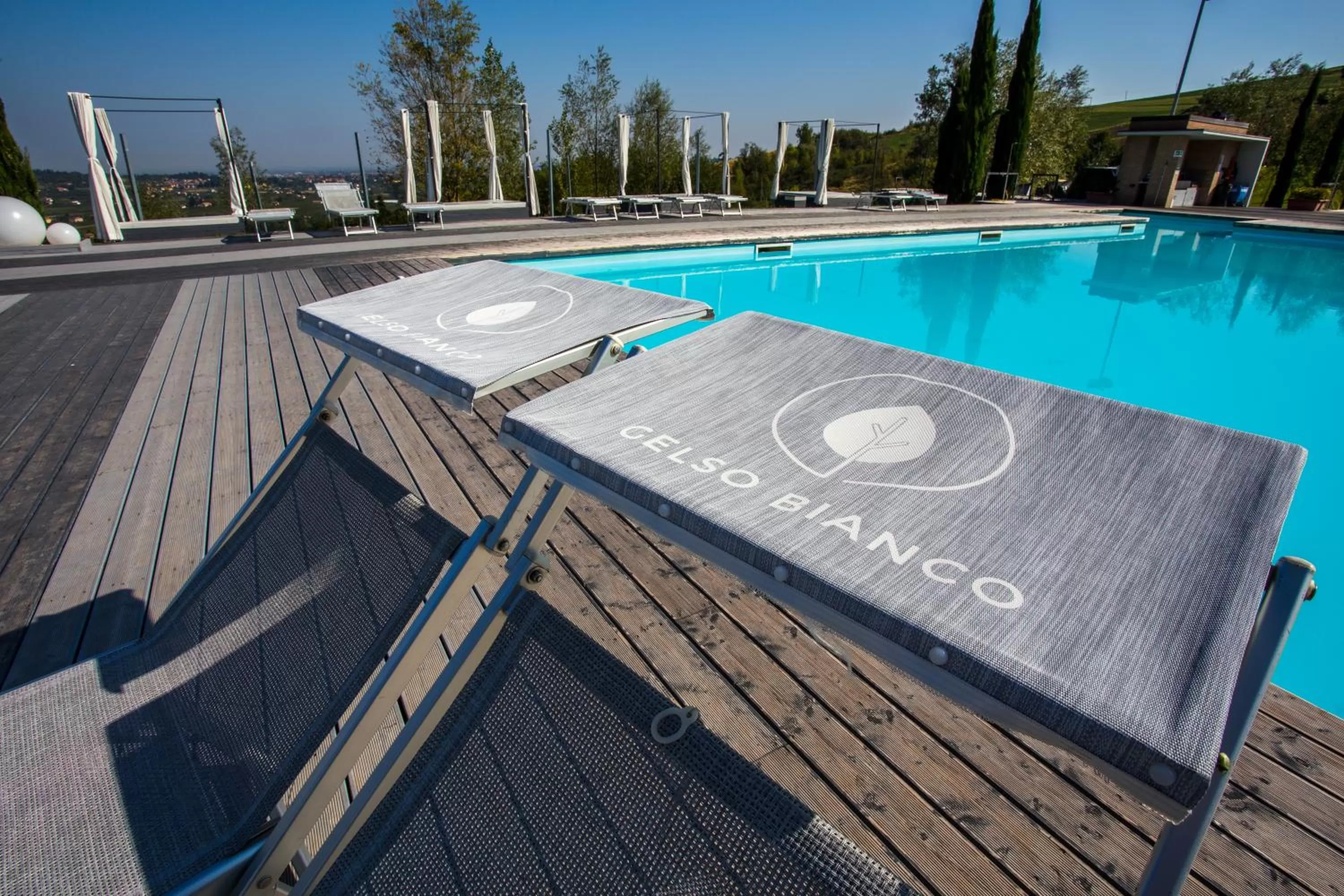 Swimming pool in Gelso Bianco Country Resort