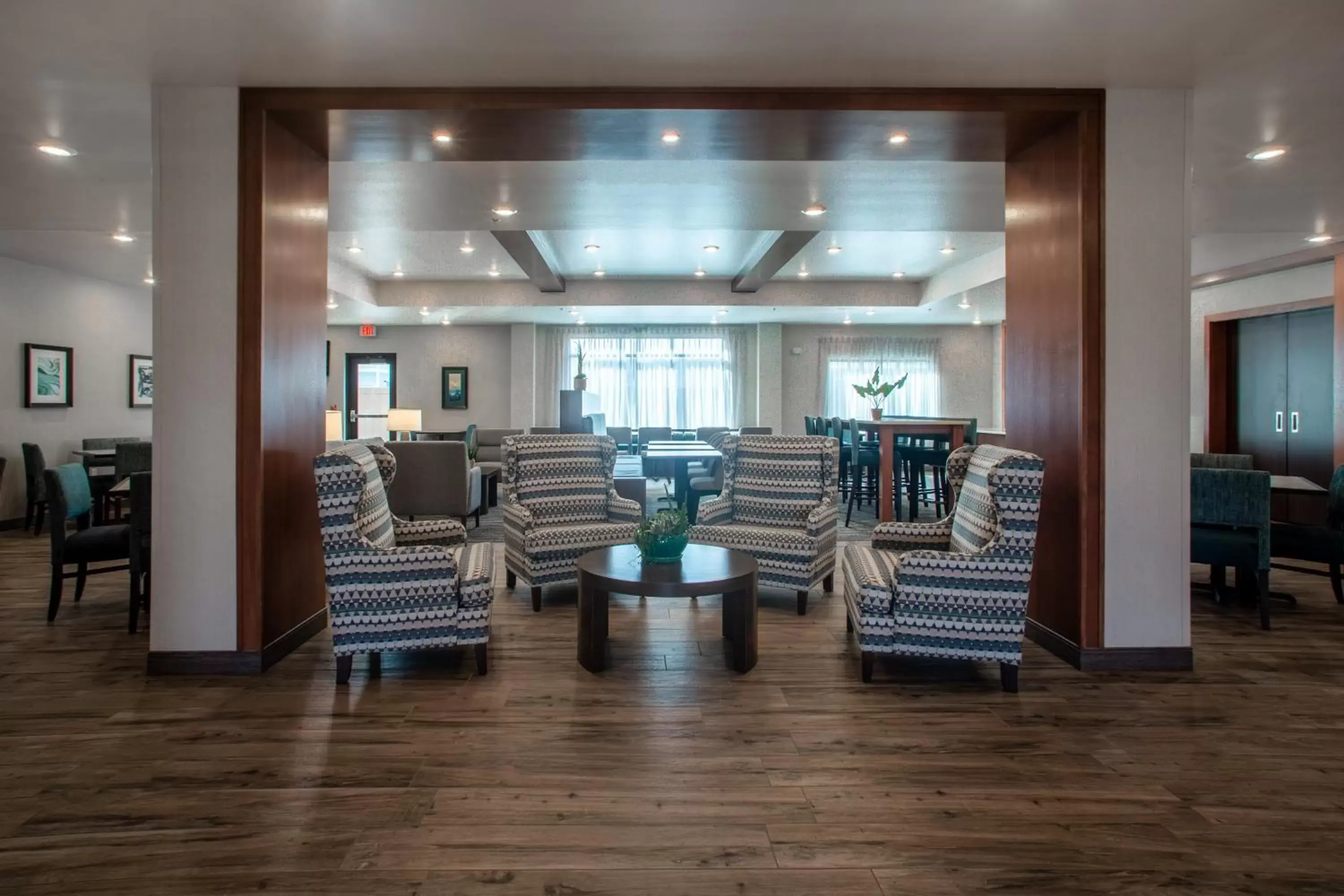 Property building, Lobby/Reception in Staybridge Suites - Sioux Falls Southwest, an IHG Hotel