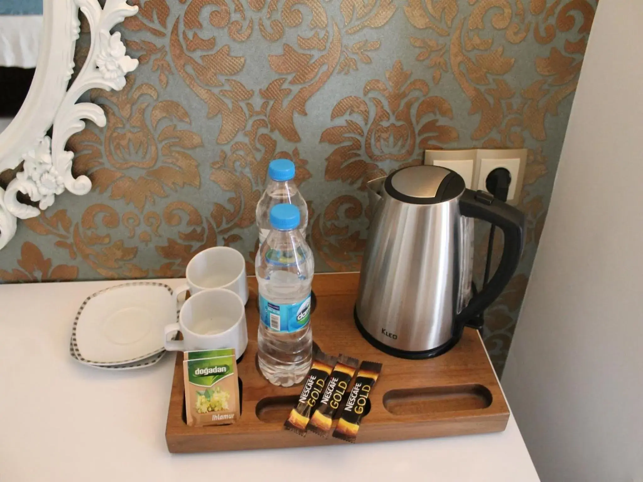 Coffee/tea facilities in Urcu Hotel