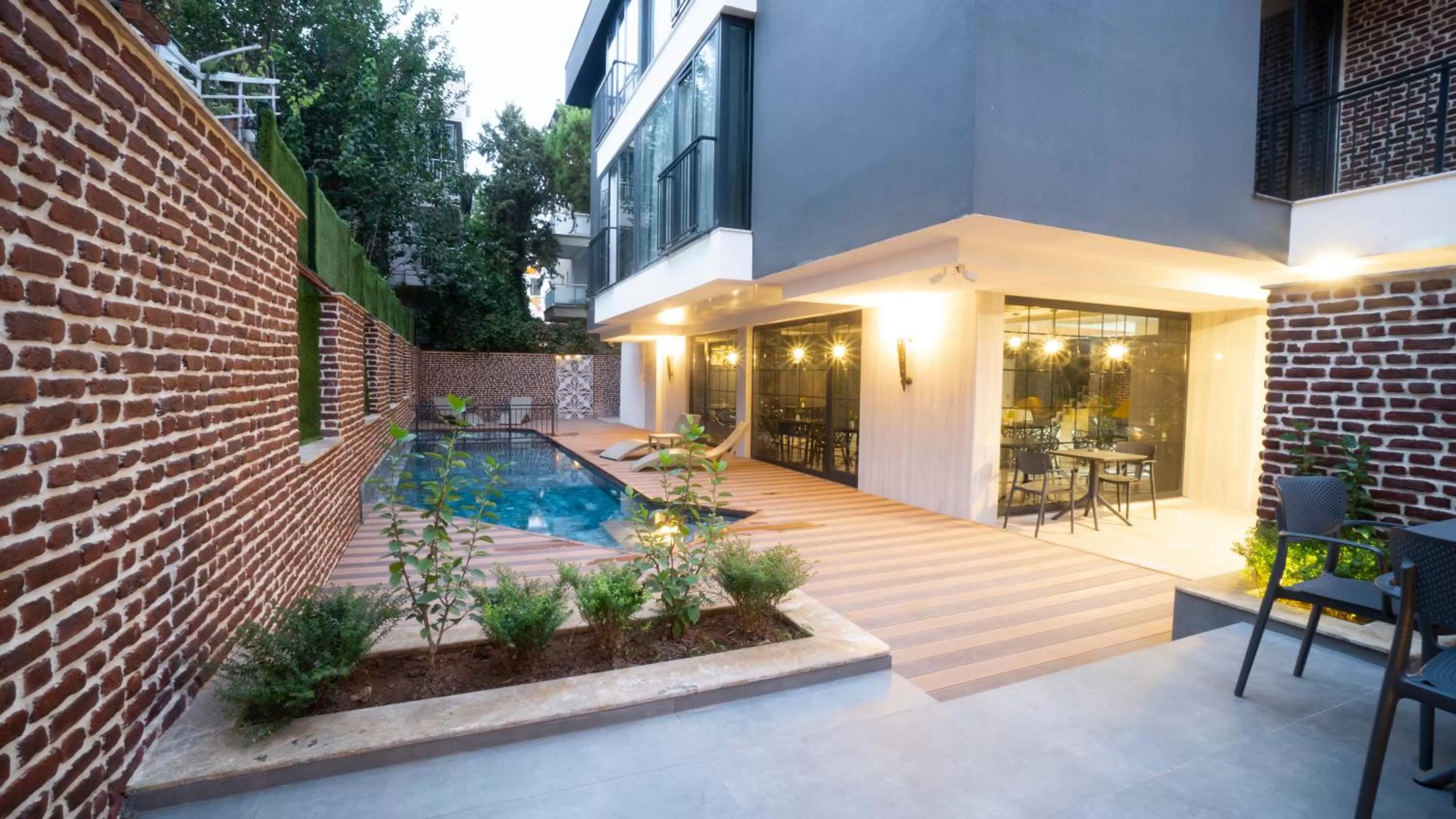 Swimming Pool in Estera Hotel Silent