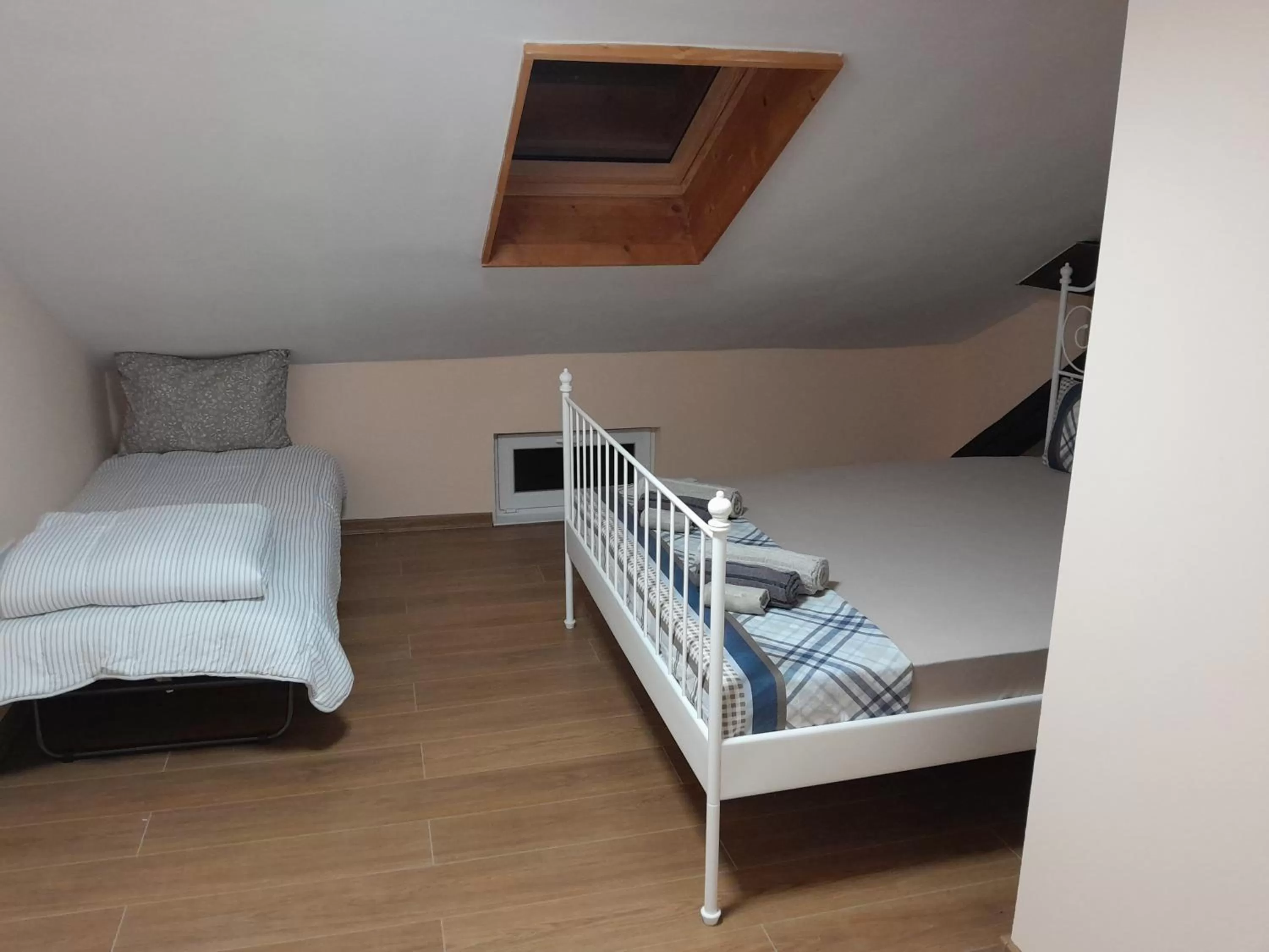 Bed in HANCHO SevenUps - KAPANA Plovdiv Center